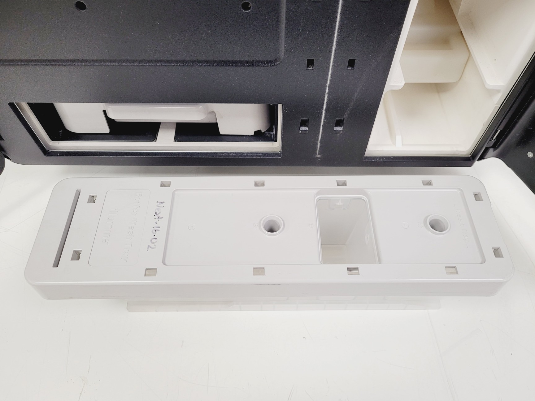 Image of Illumina NextSeq 500 DNA Sequencer Lab