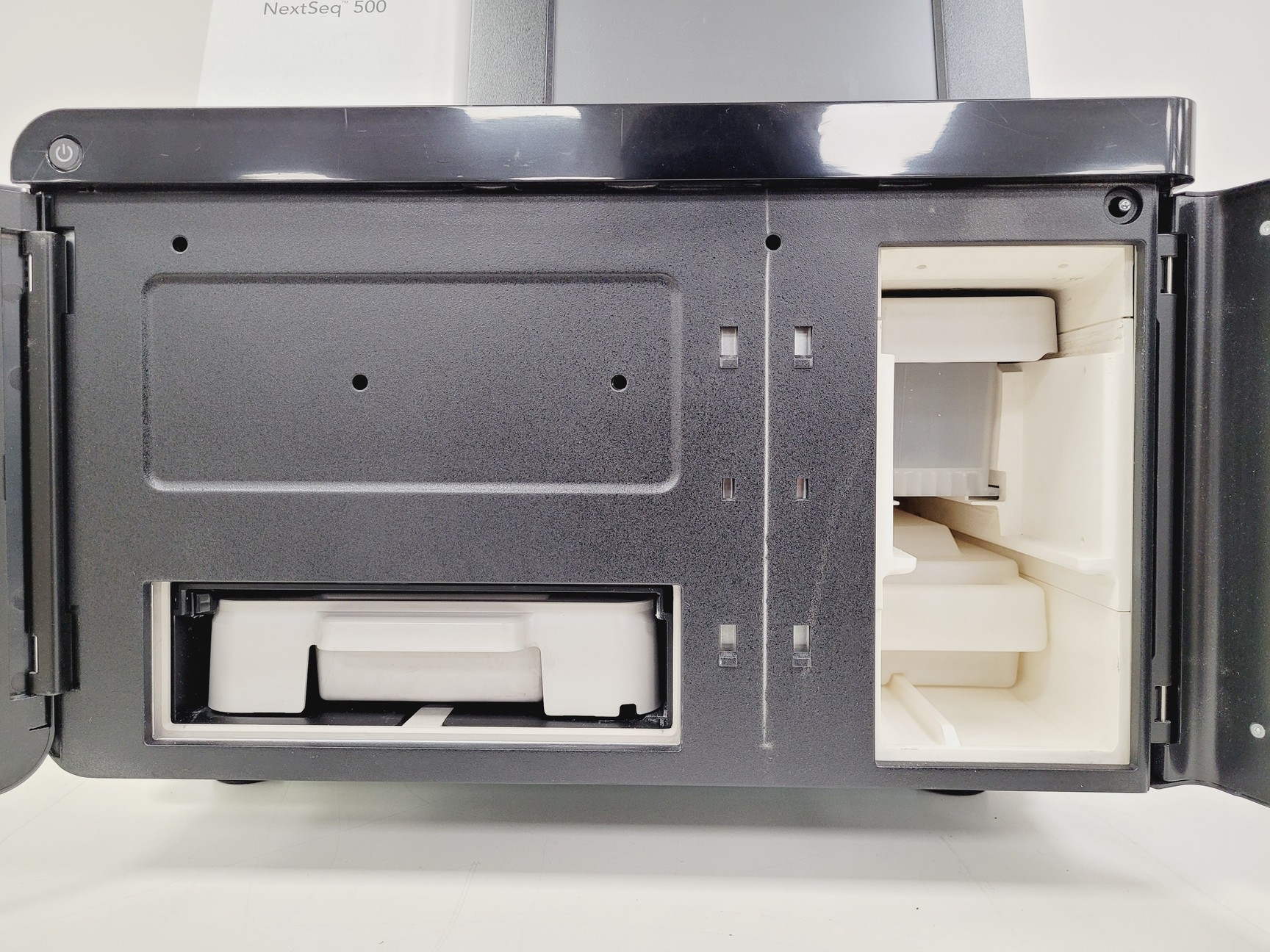 Image of Illumina NextSeq 500 DNA Sequencer Lab