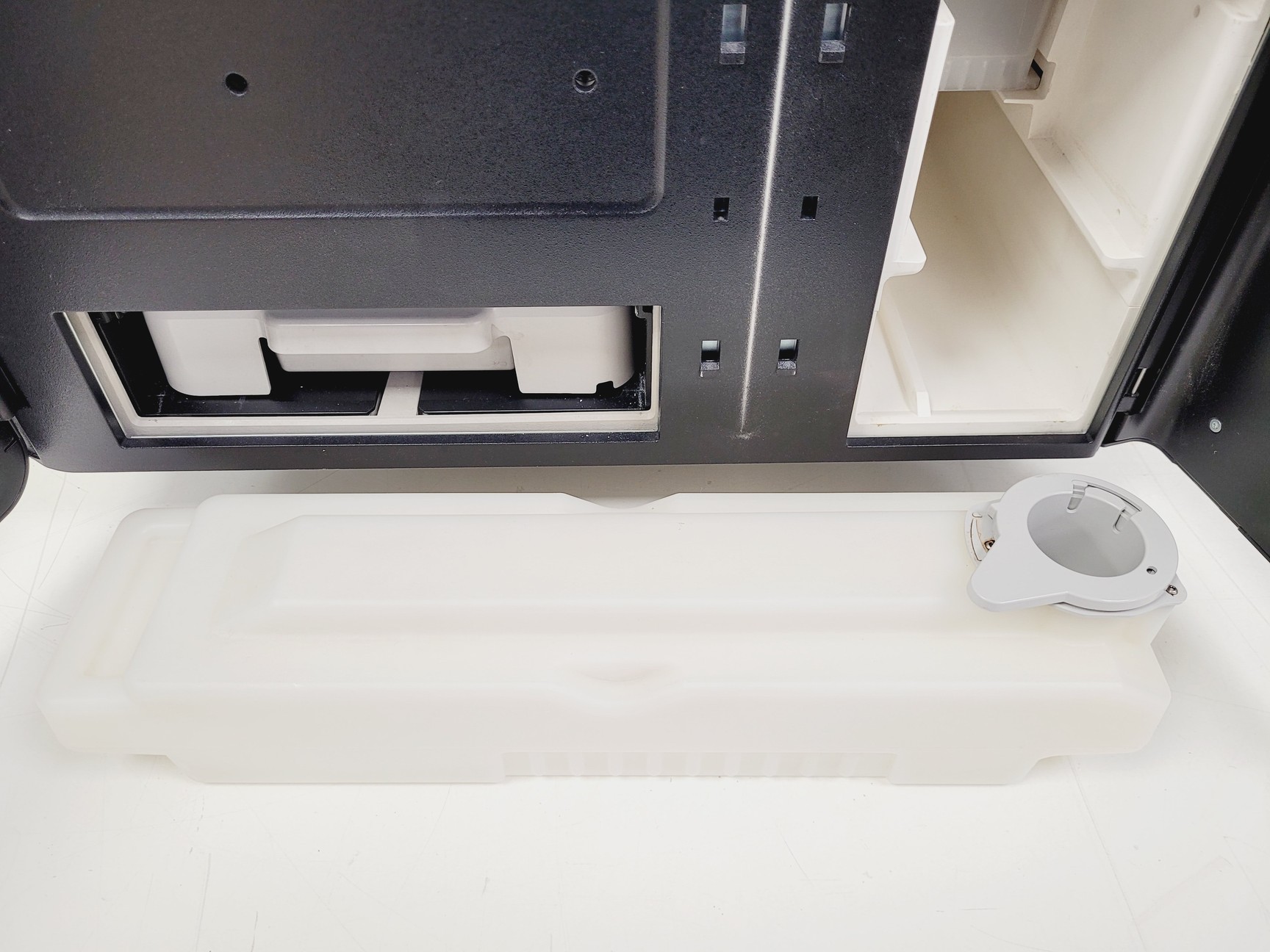 Image of Illumina NextSeq 500 DNA Sequencer Lab