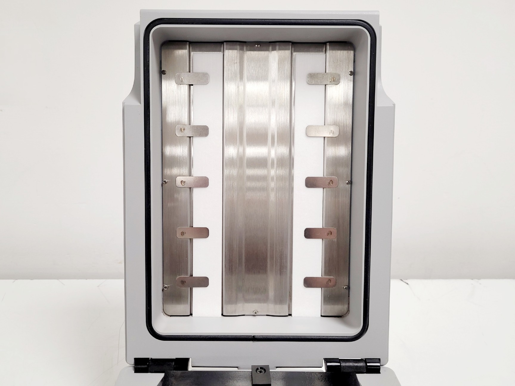 Image of Leica ThermoBrite S500-24 Slide Denaturation Hybridisation System