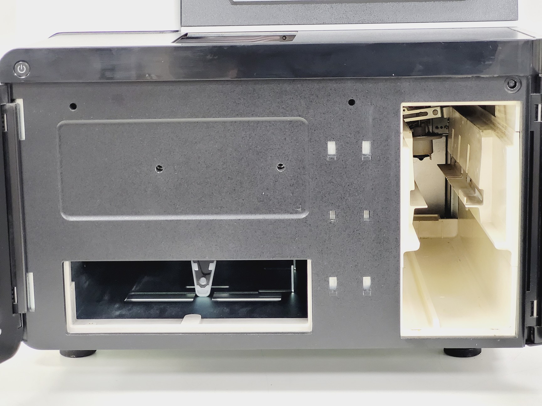 Image of Illumina NextSeq 500 DNA Sequencer Lab