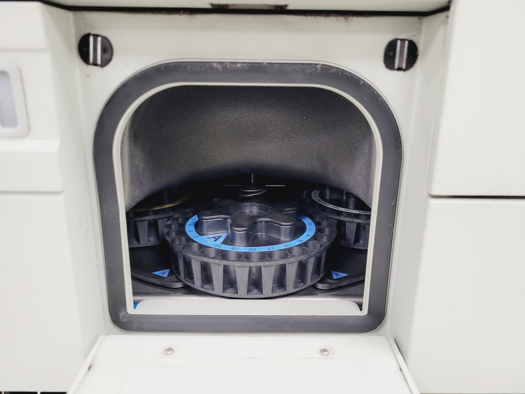 Image of Waters Alliance HPLC System