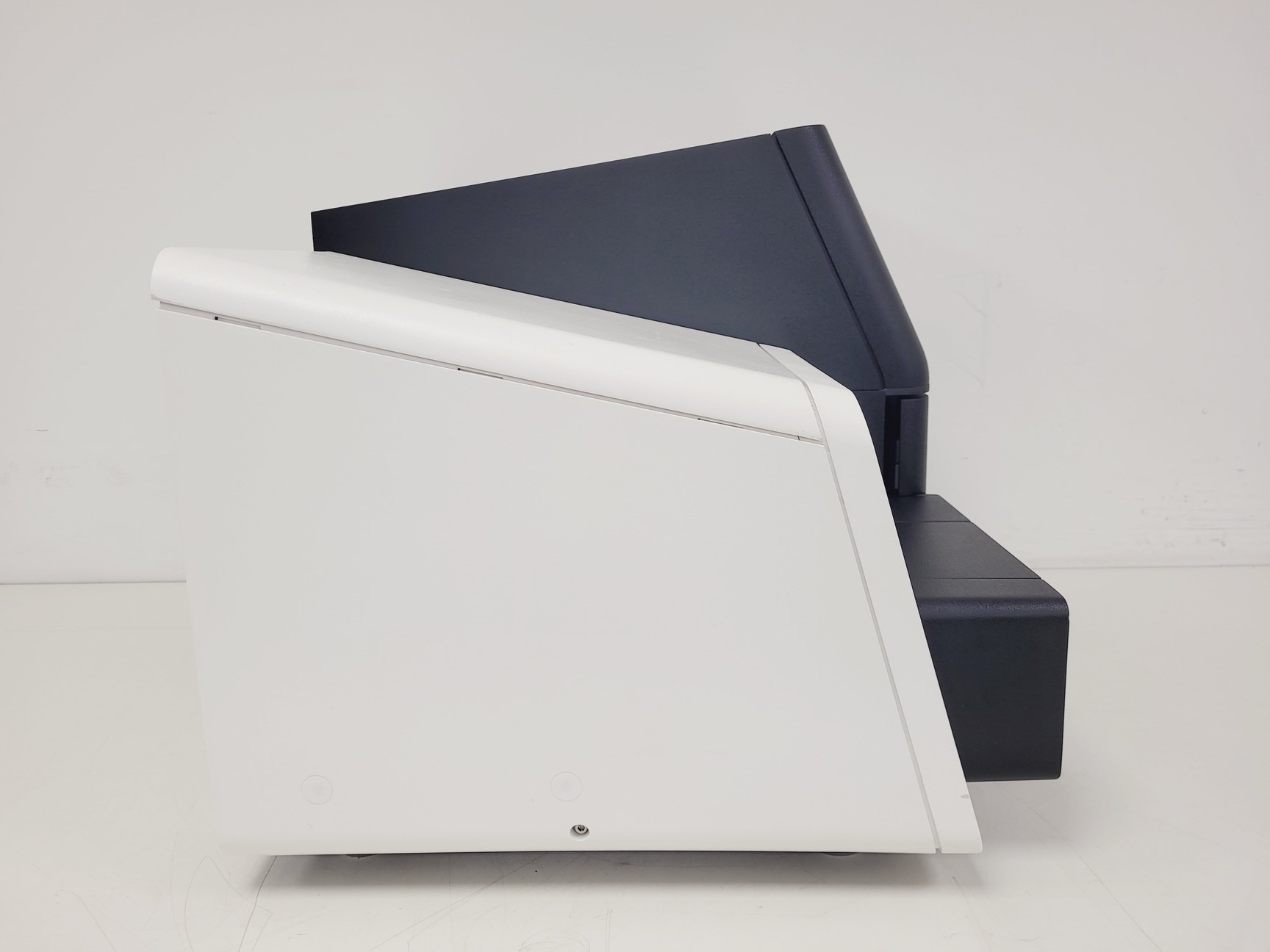 Image of Illumina MiSeq DNA Sequencer 