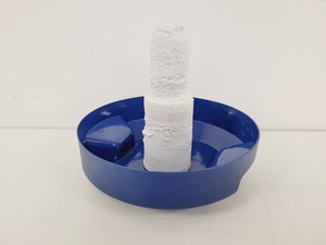 Thumbnail image of Union Carbide Cryogenic Equipment - 10LD tank 30x30x55 cm