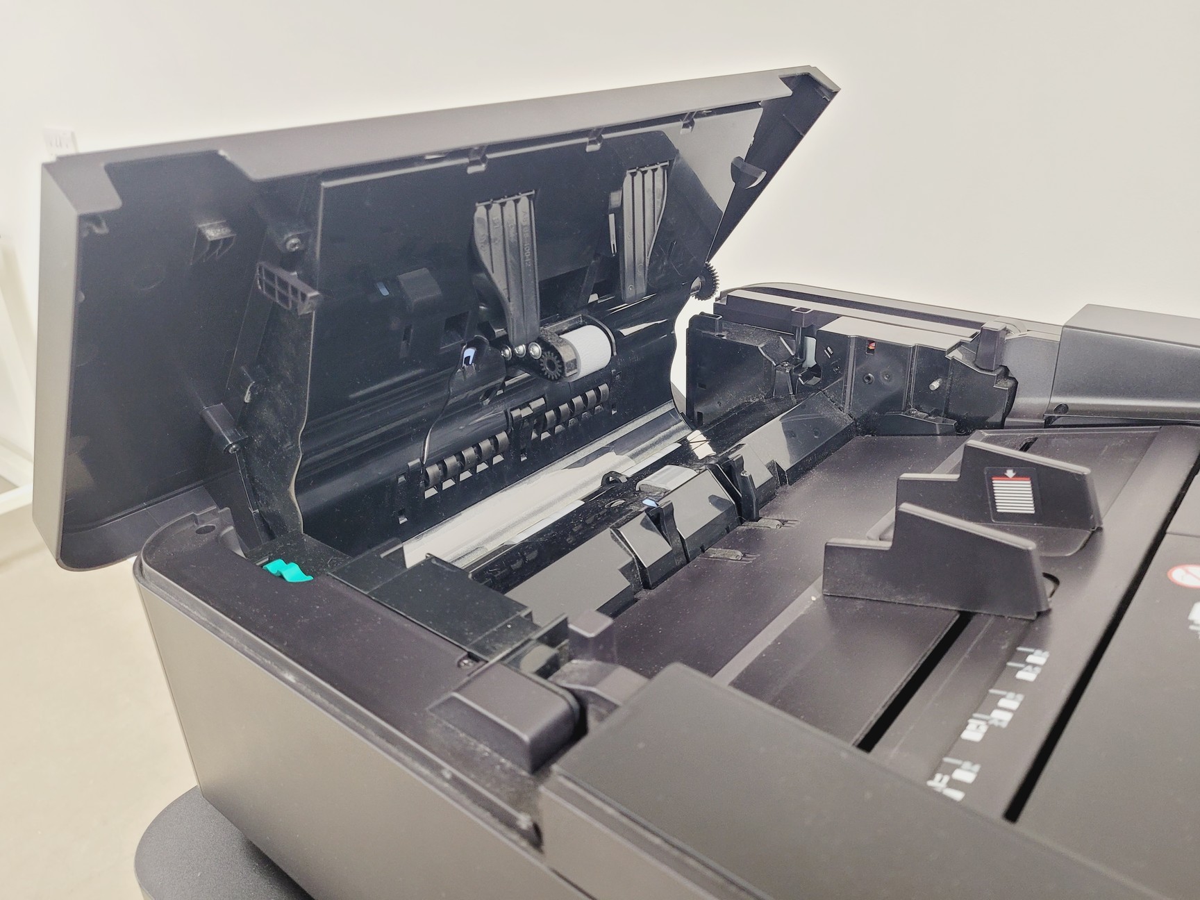 Image of HP Colour Laser Jet Flow MFP M880 Series Printer
