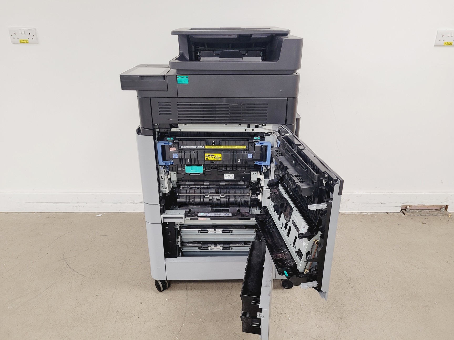 Image of HP Colour Laser Jet Flow MFP M880 Series Printer