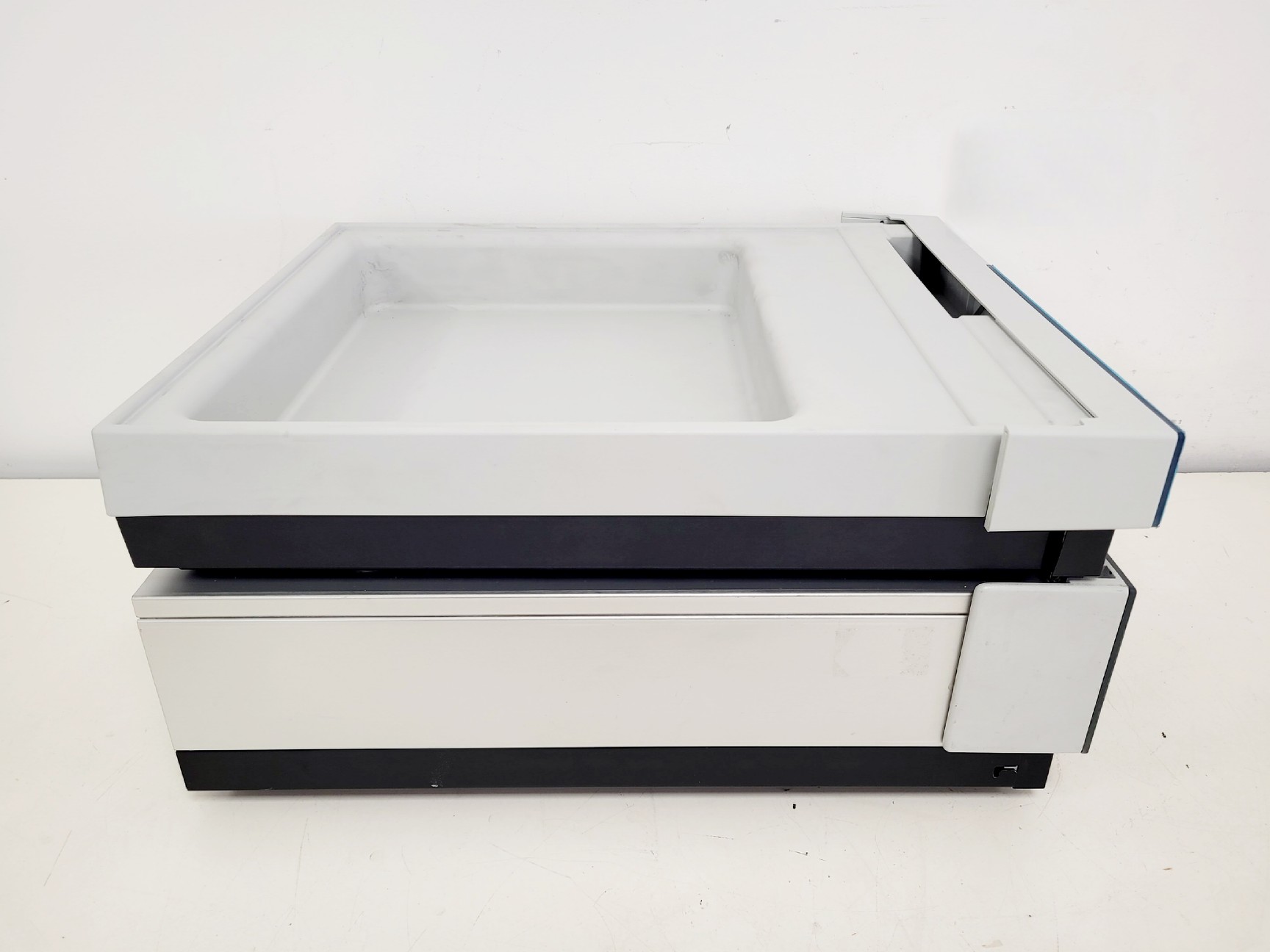 Image of Thermo Scientific UltiMate 3000 SRD-360 & Dionex UVD-3000 HPLC