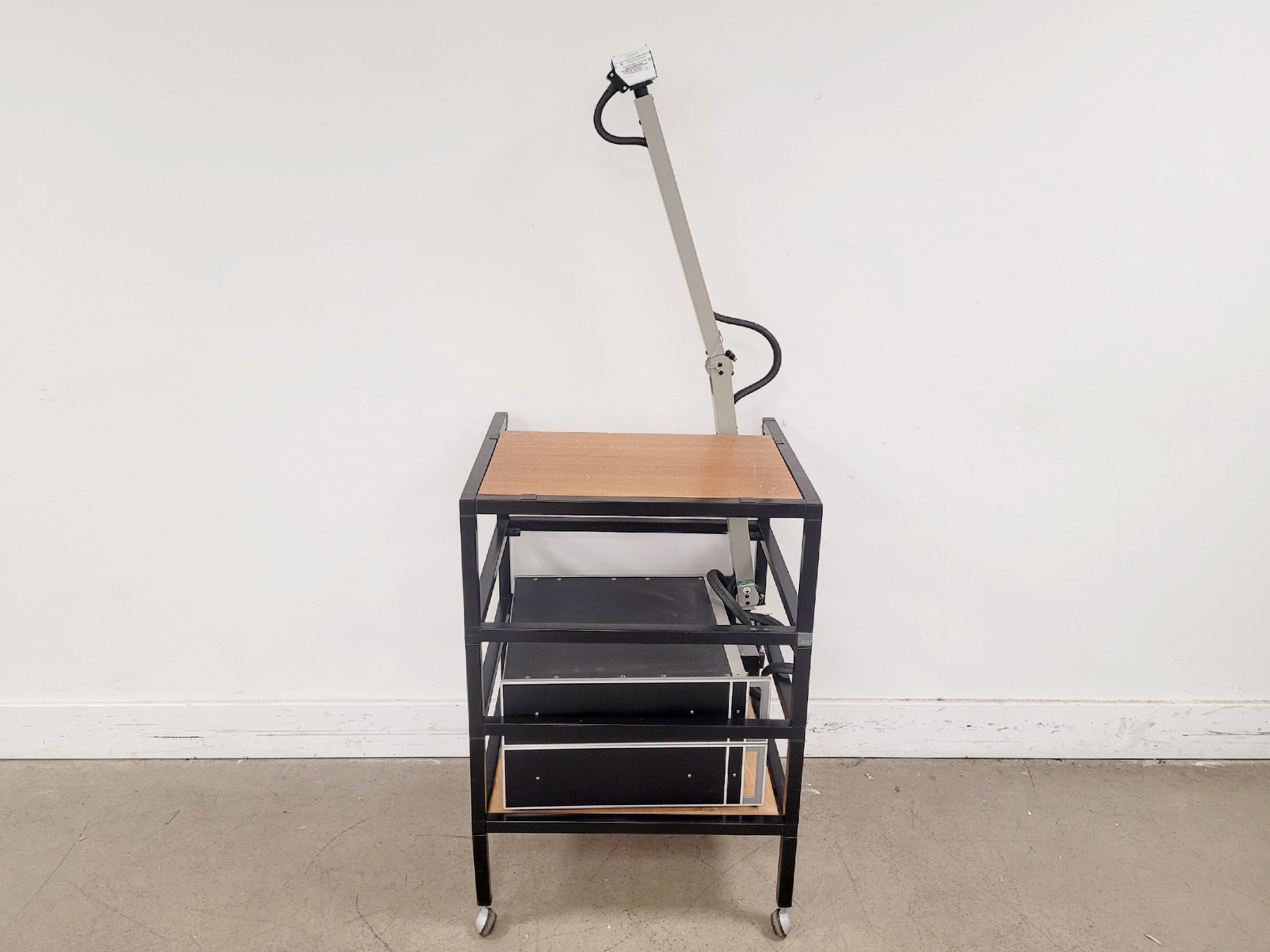 Image of EGI Net Amps 200 128-Channel EEG Amplifier Model C-AMP-128-2000-001