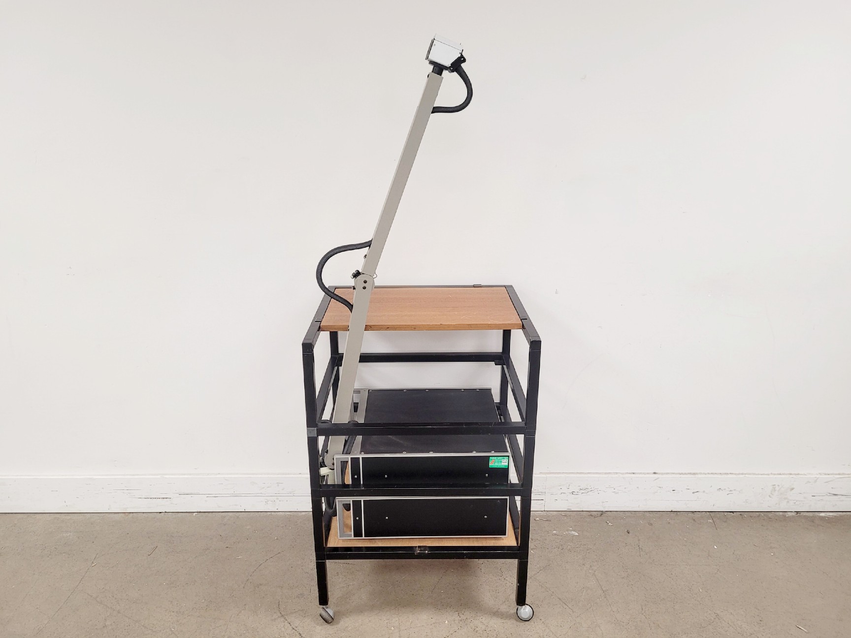 Image of EGI Net Amps 200 128-Channel EEG Amplifier Model C-AMP-128-2000-001