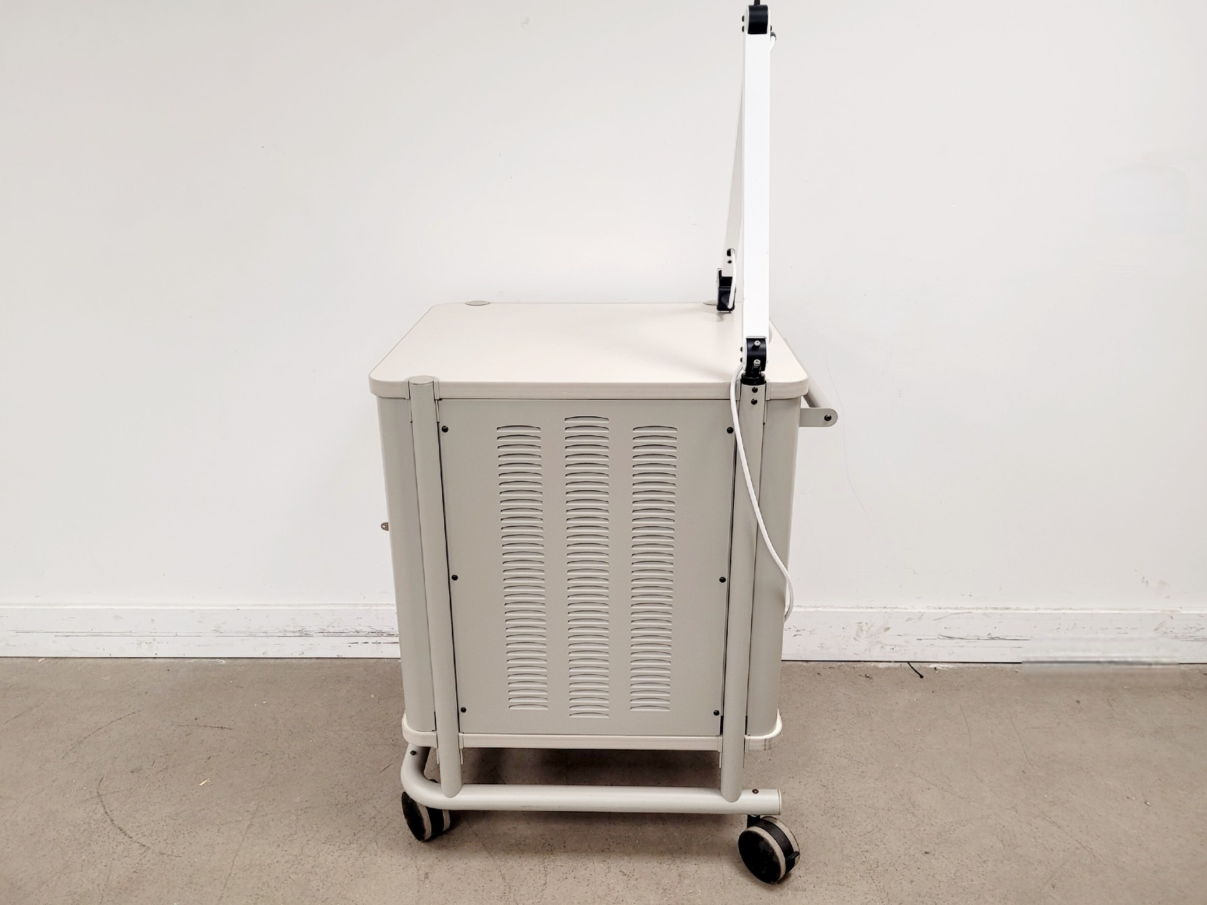 Image of EGI System 200 Dense Array EEG System Model C-PKG-128-2002-013