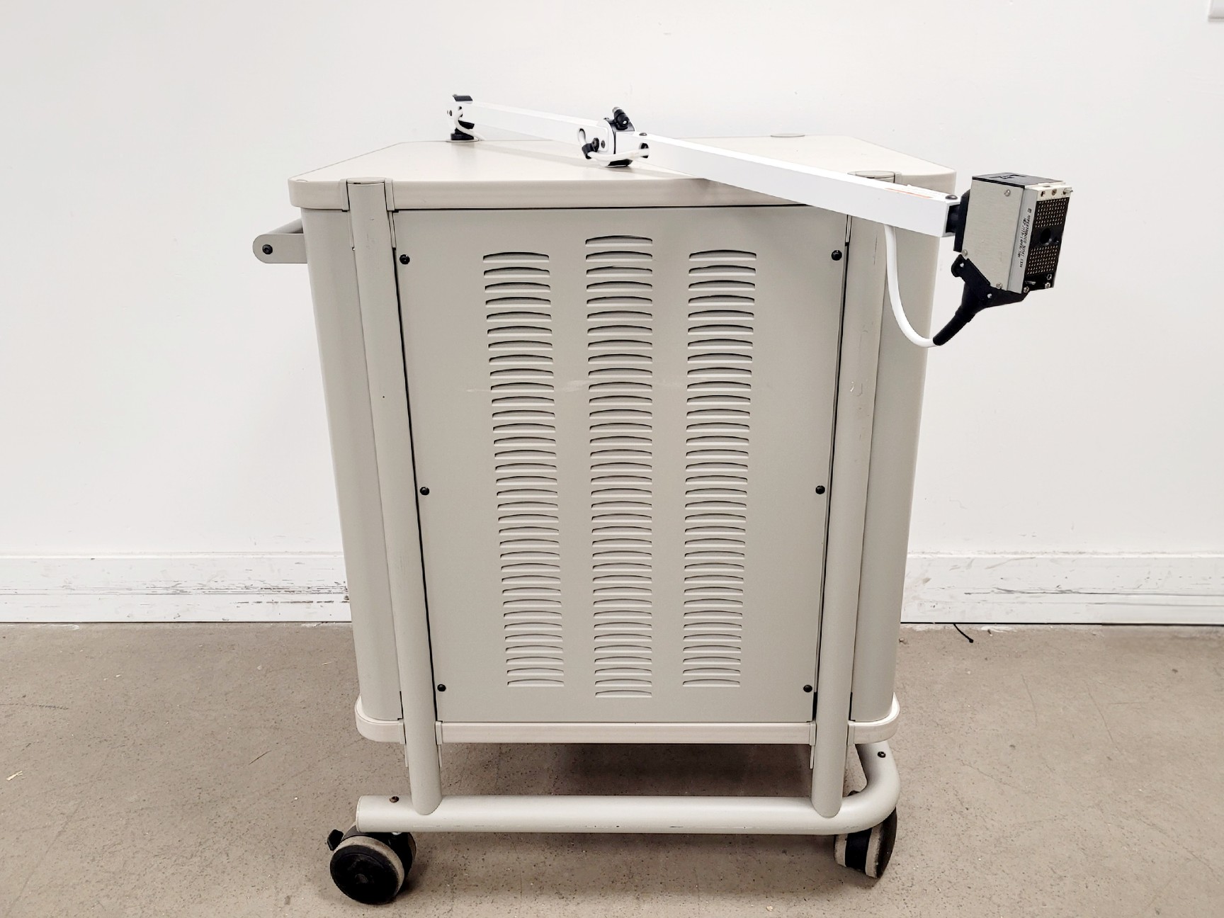 Image of EGI System 200 Dense Array EEG System Model C-PKG-128-2002-013