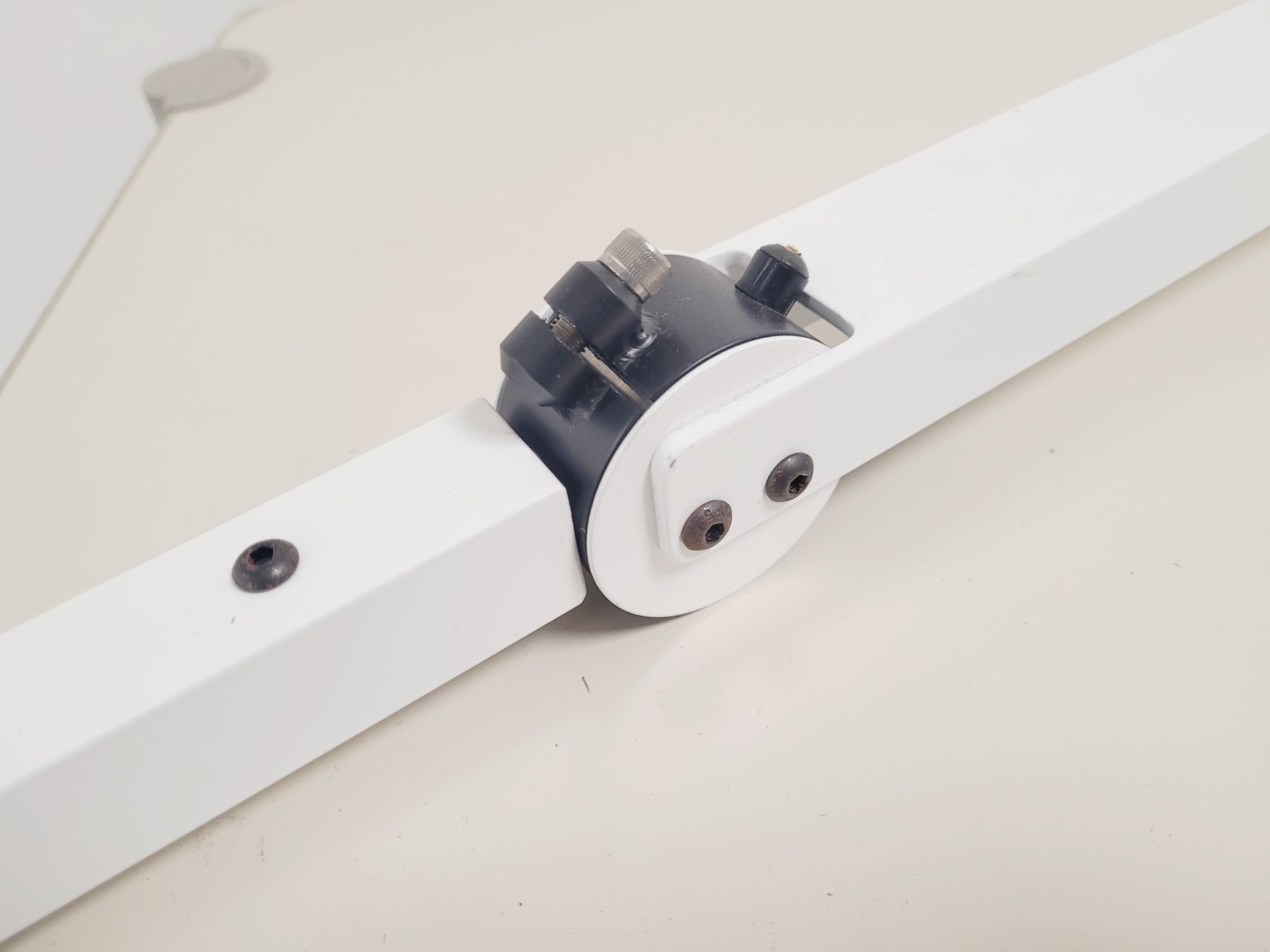 Image of EGI System 200 Dense Array EEG System Model C-PKG-128-2002-013