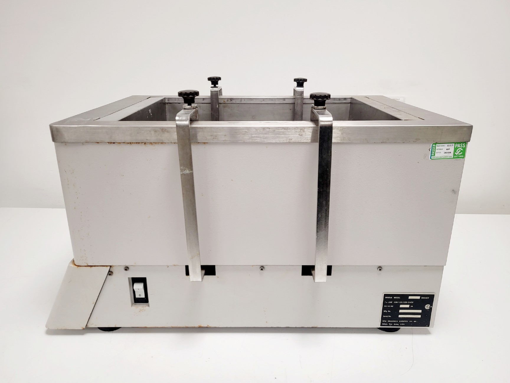 Image of New Brunswick Innova 3100 Shaking Water Bath