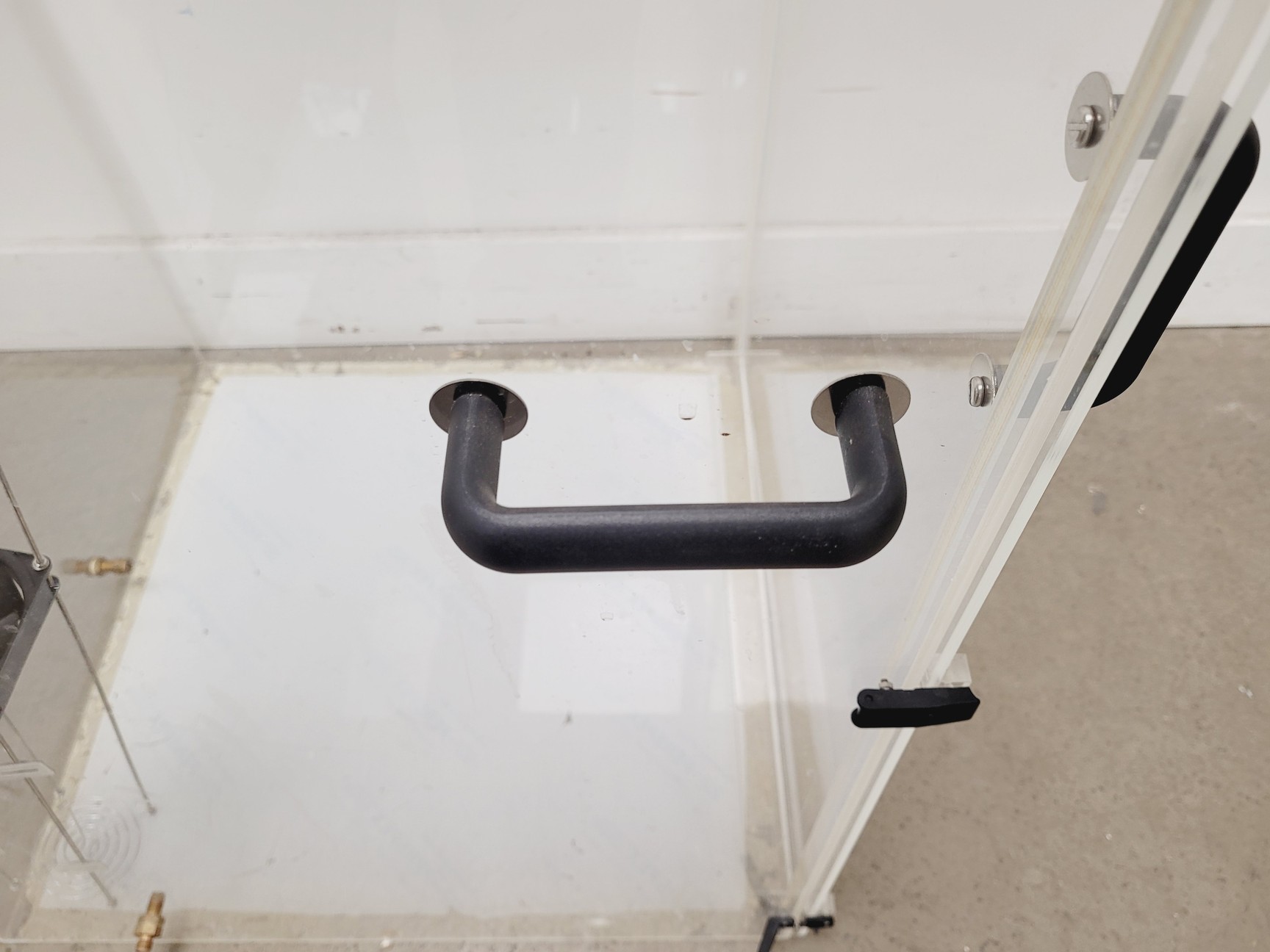 Image of Perspex Test Chamber 65 x 65 x 126 cm