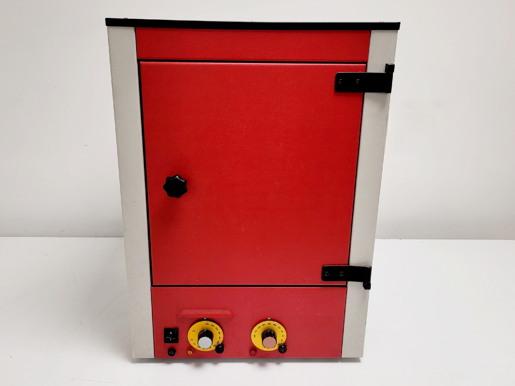 Image of Genlab D15 Laboratory Oven lab