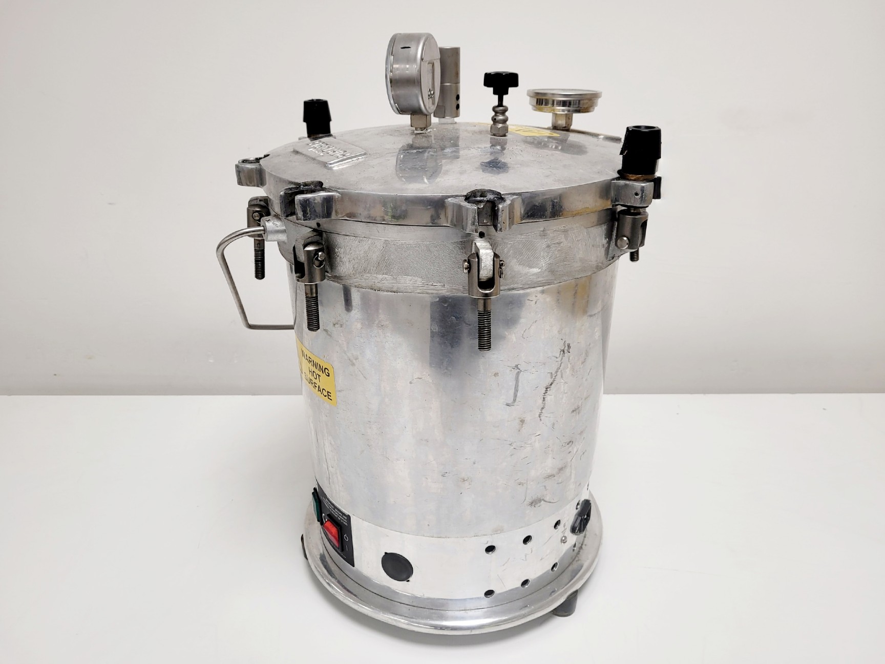 Image of Dixons ST 19 T Portable Autoclave