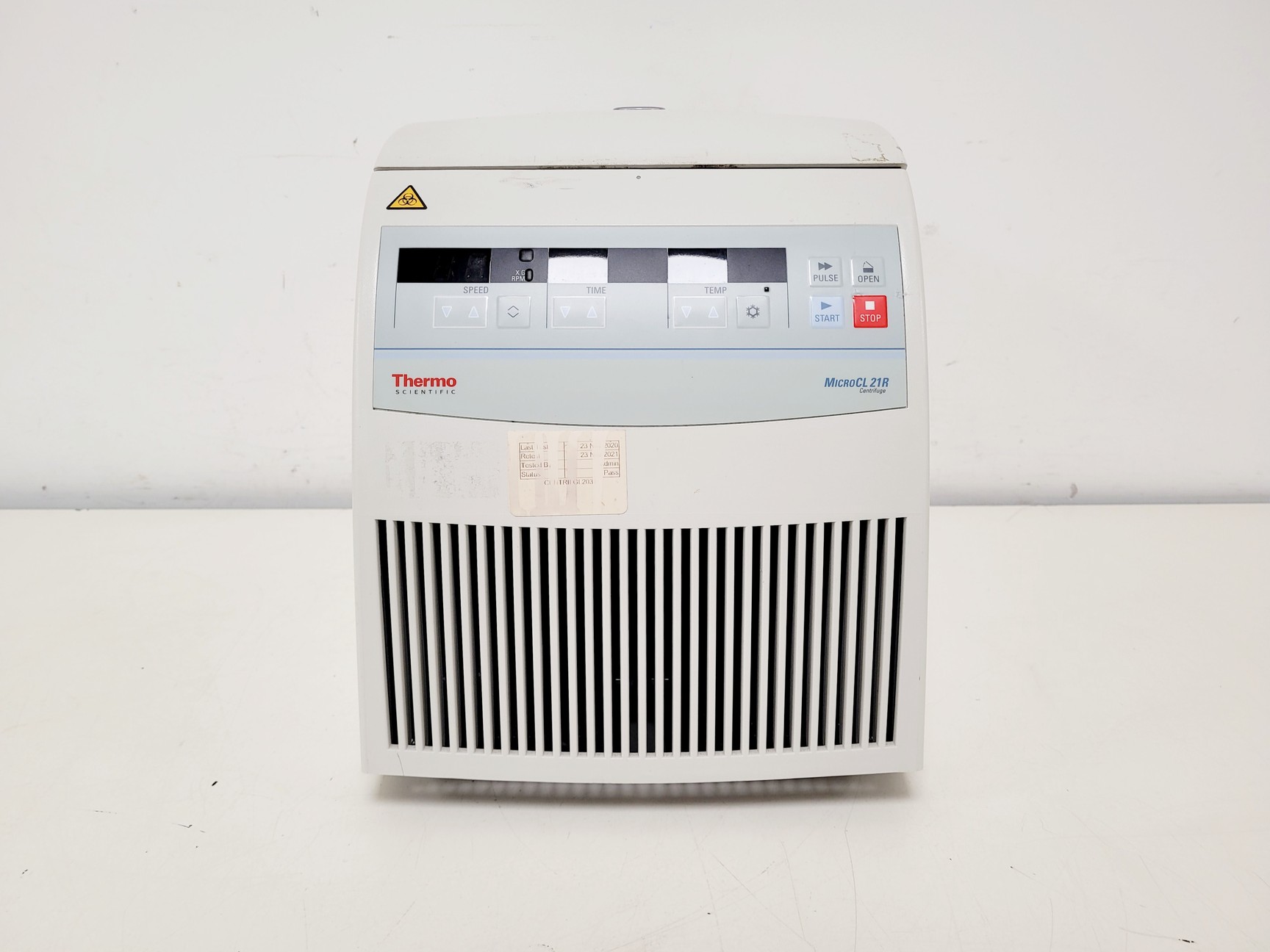 Image of ThermoFisher Scientific MicroCL 21R Benchtop Centrifuge