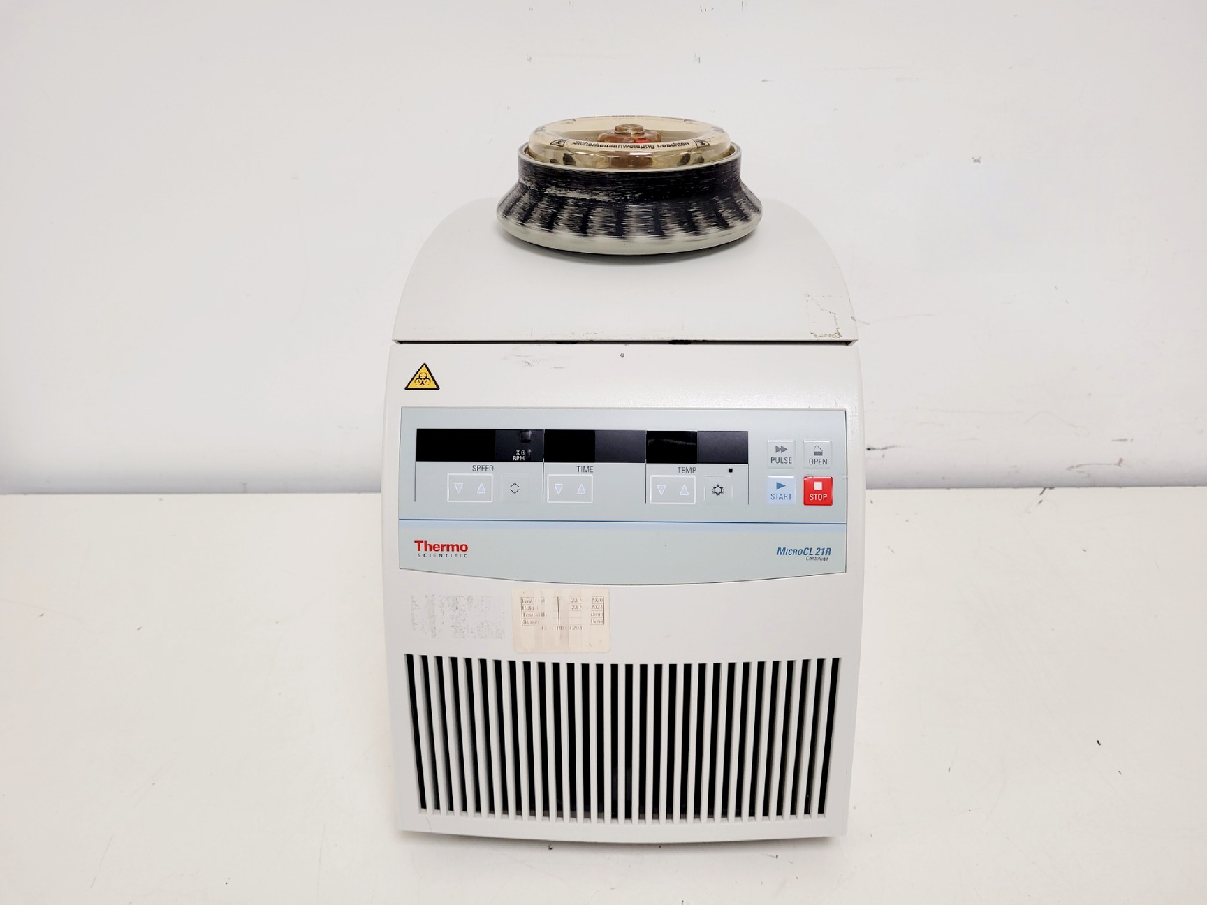 Image of ThermoFisher Scientific MicroCL 21R Benchtop Centrifuge