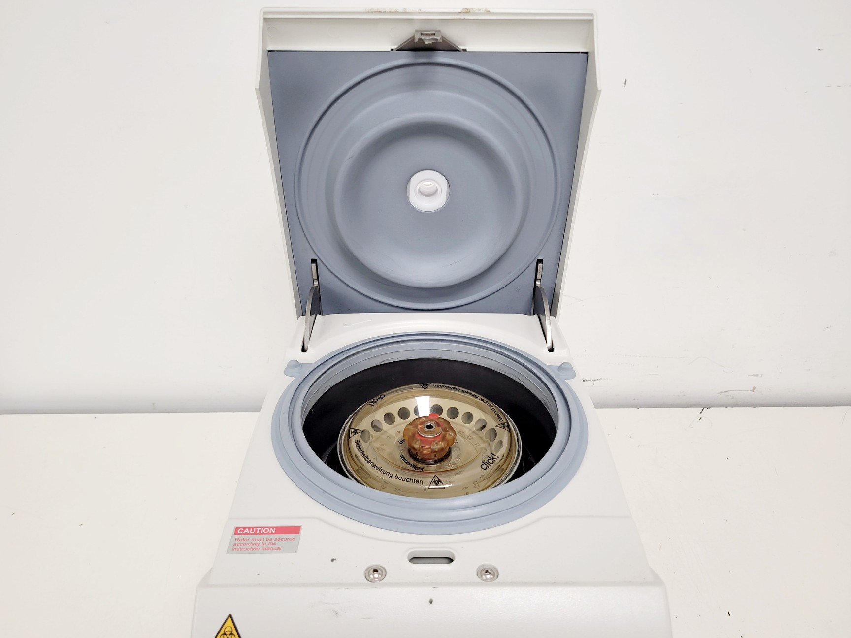 Image of ThermoFisher Scientific MicroCL 21R Benchtop Centrifuge