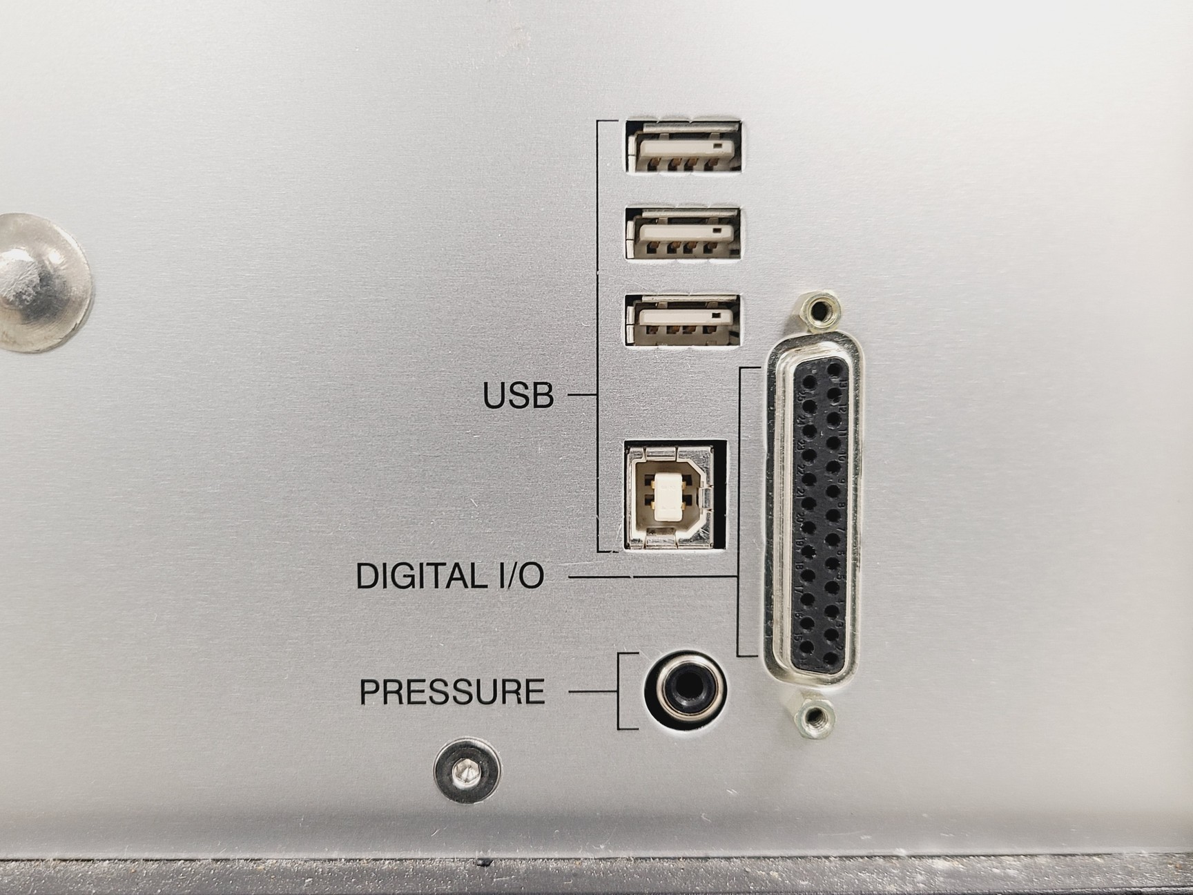 Image of Dionex Ultimate 3000 HPLC Modules, 3000 Pumps, VWD, Control / Interface Module