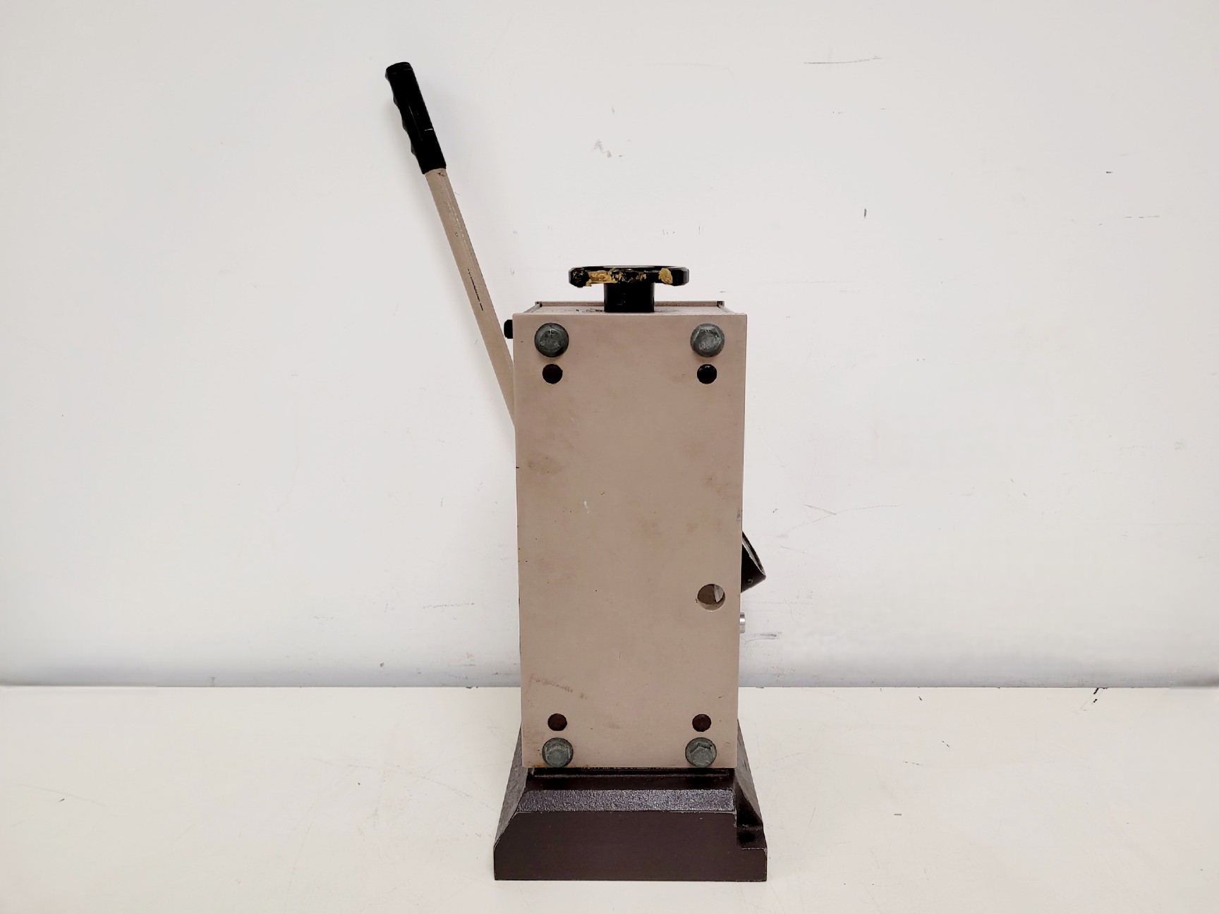 Image of Specac Atlas Series Manual Hydraulic Press 15,001