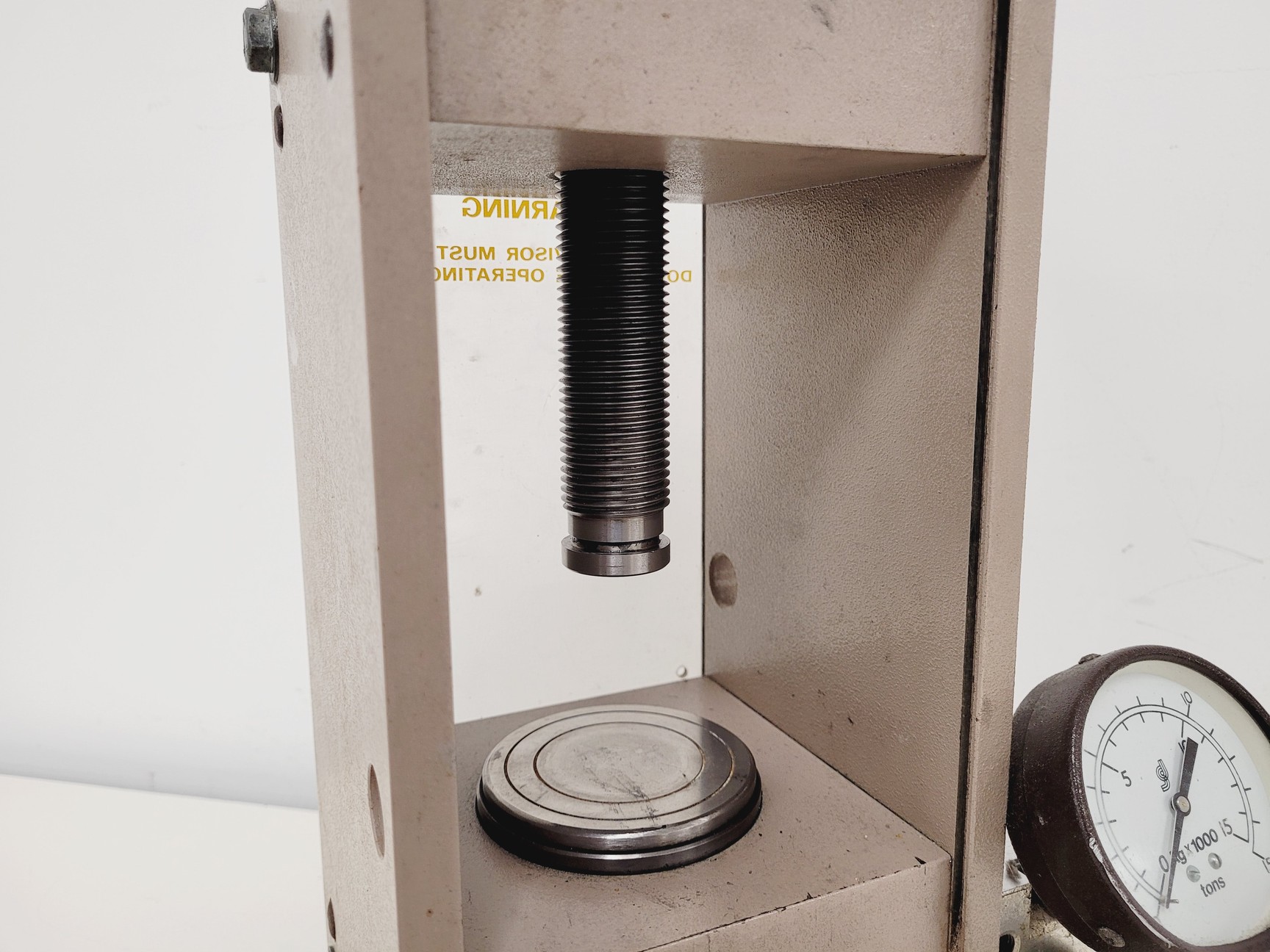 Image of Specac Atlas Series Manual Hydraulic Press 15,001