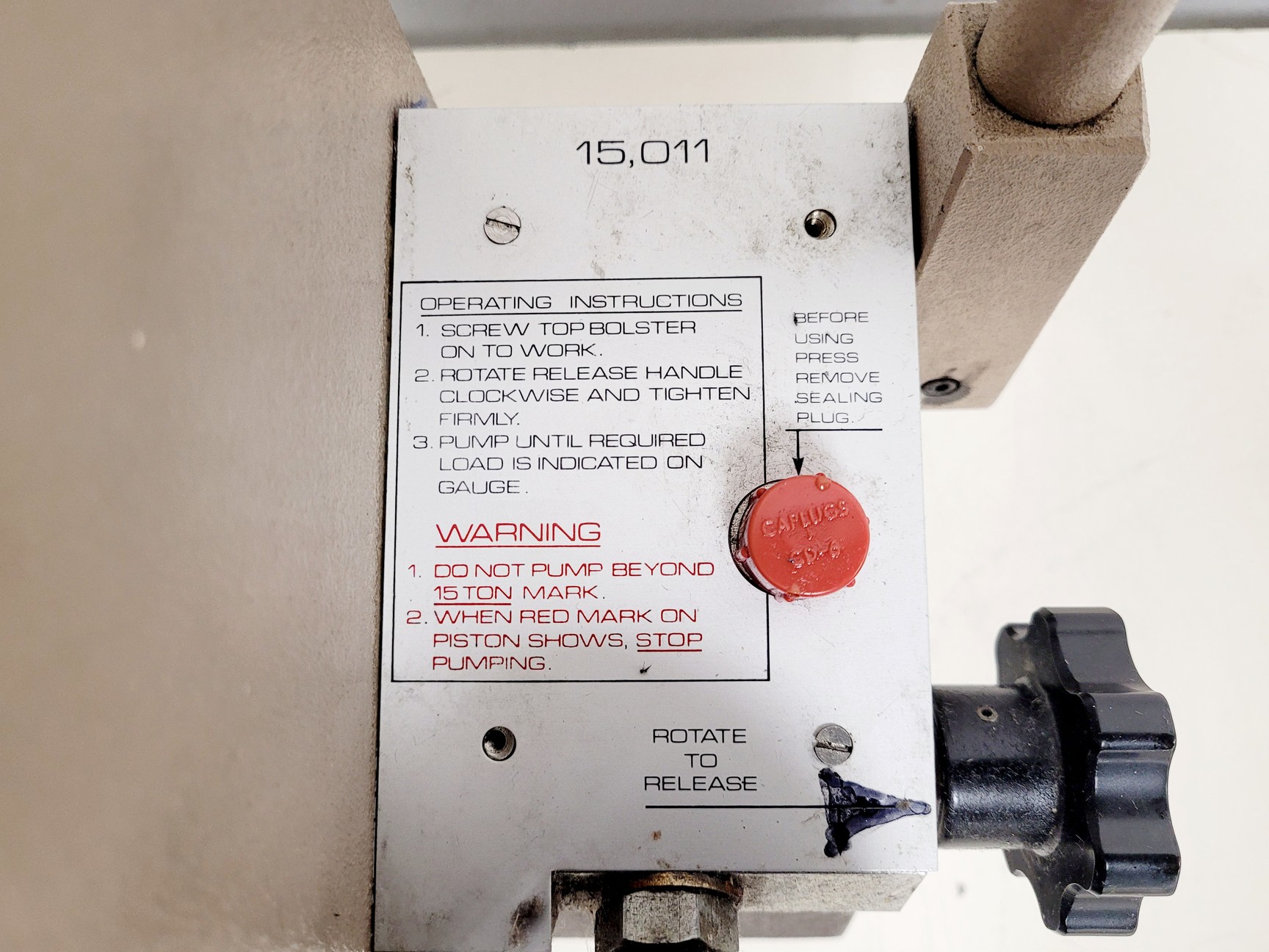 Image of Specac Atlas Series Manual Hydraulic Press 15,001
