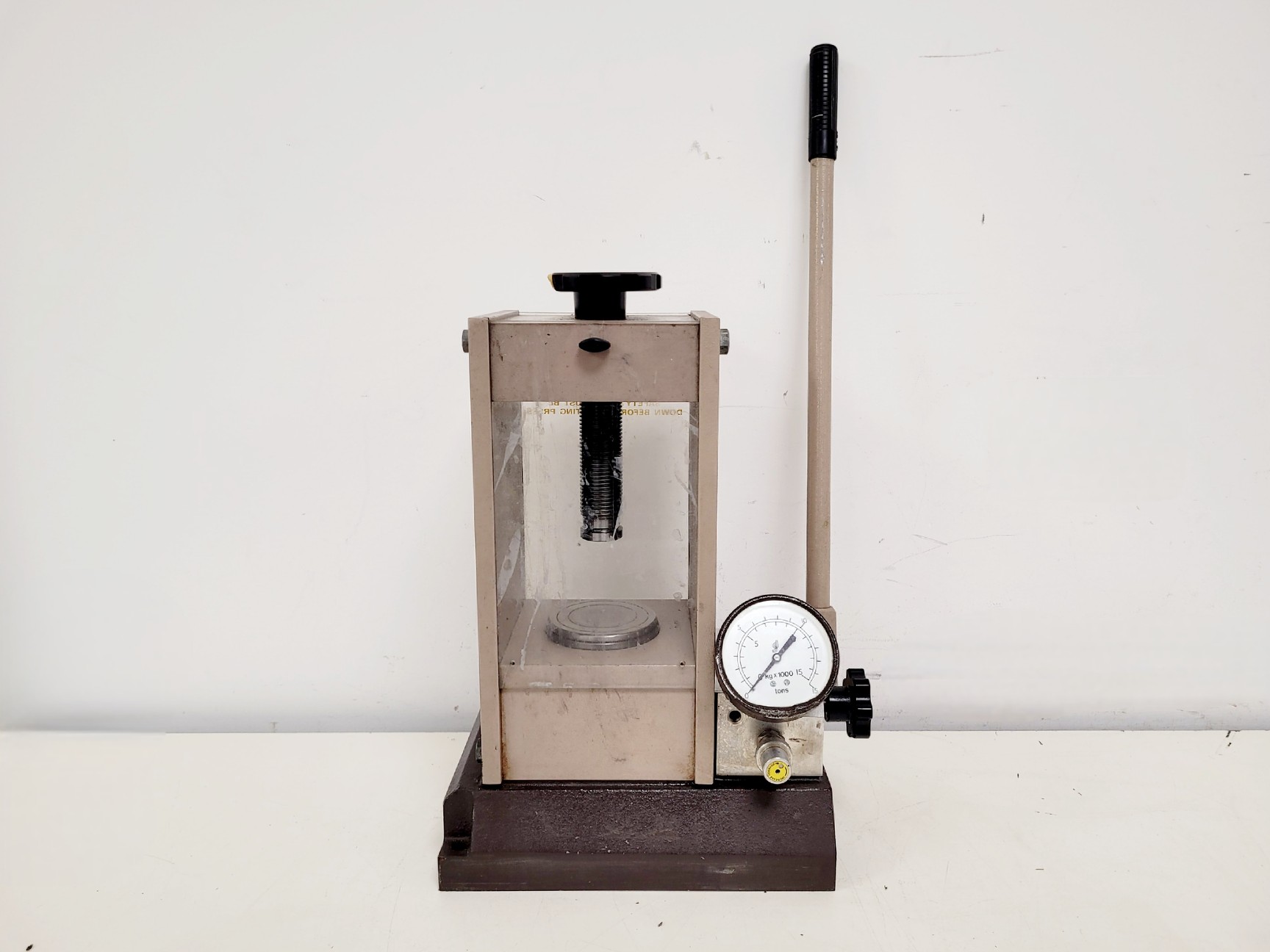 Image of Specac Atlas Series Manual Hydraulic Press 15,001