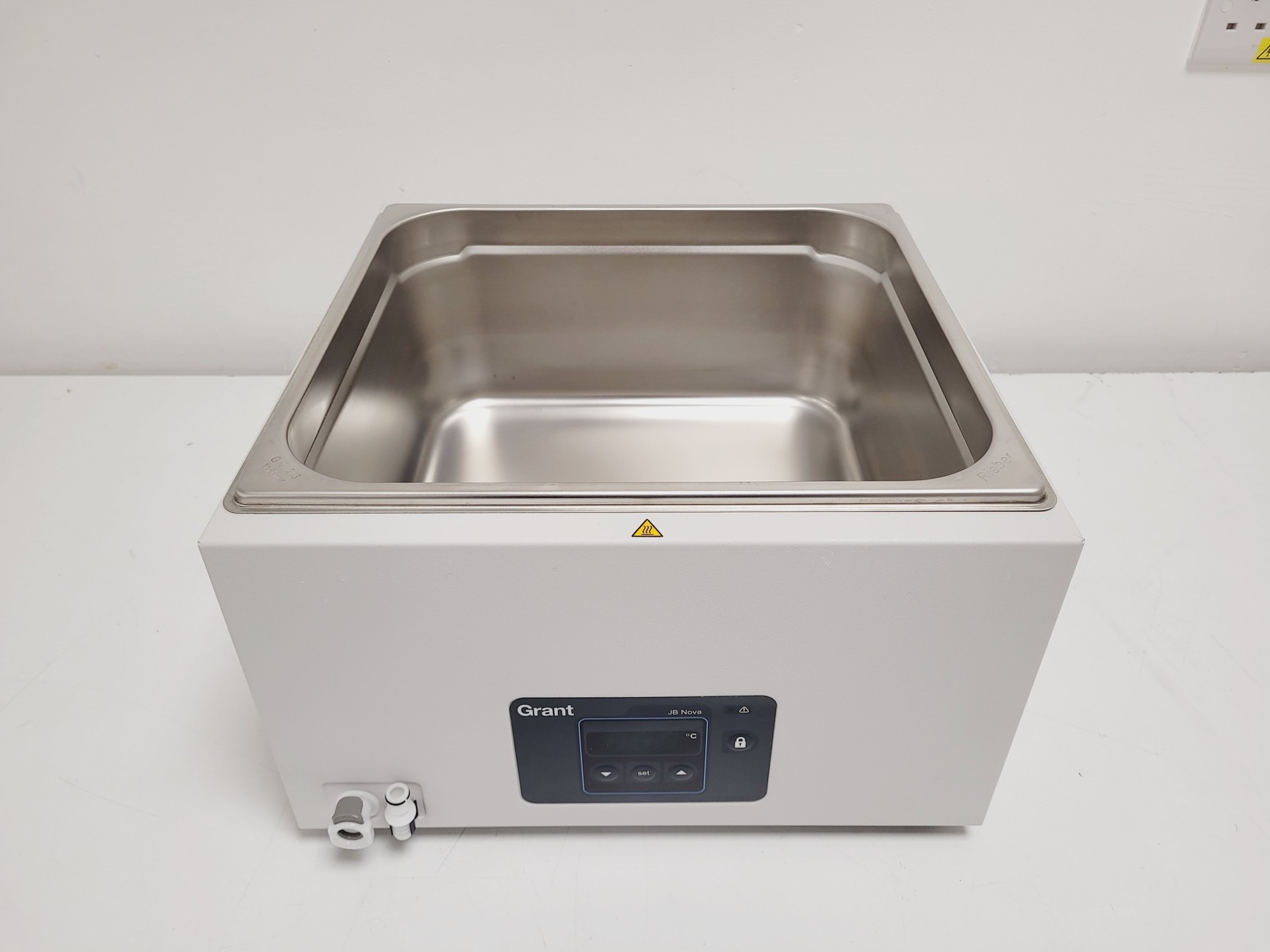 Image of Grant JBN12 Water Bath JB Nova 12L