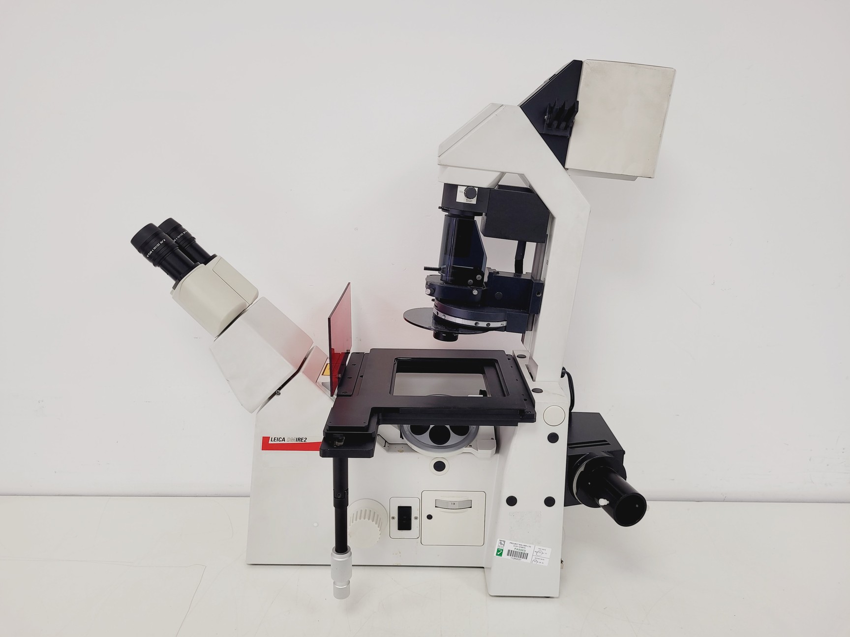 Image of Leica DMIRE2 Confocal Microscope W/ CTRMIC Controller 