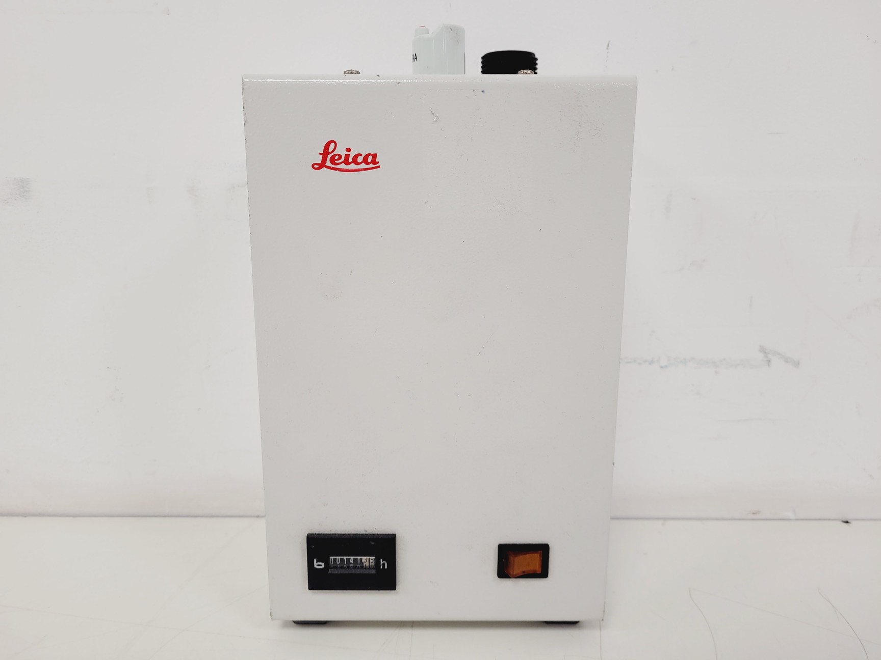 Image of Leica DMIRE2 Confocal Microscope W/ CTRMIC Controller 