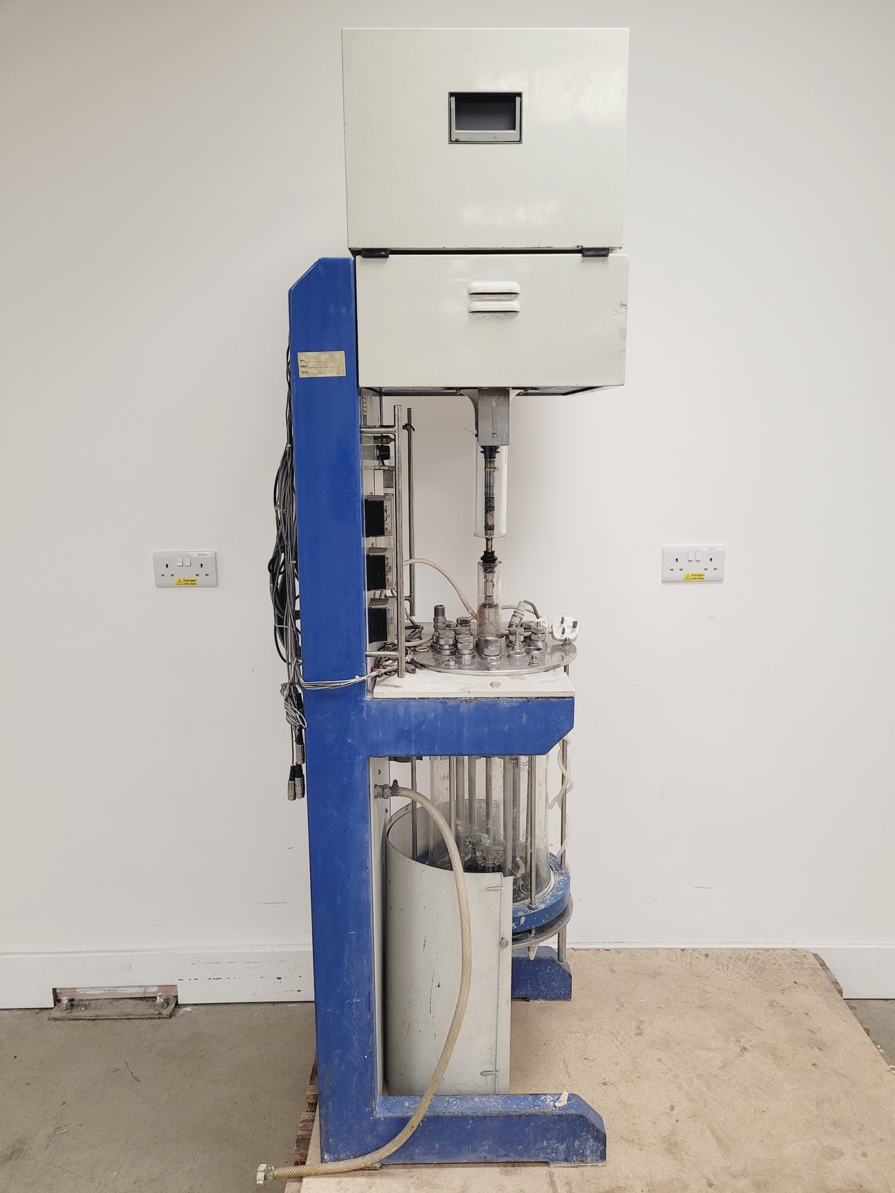 Image of L.H. Fermentation 2000 Series I Fermenter w/ PHOX Basis Console