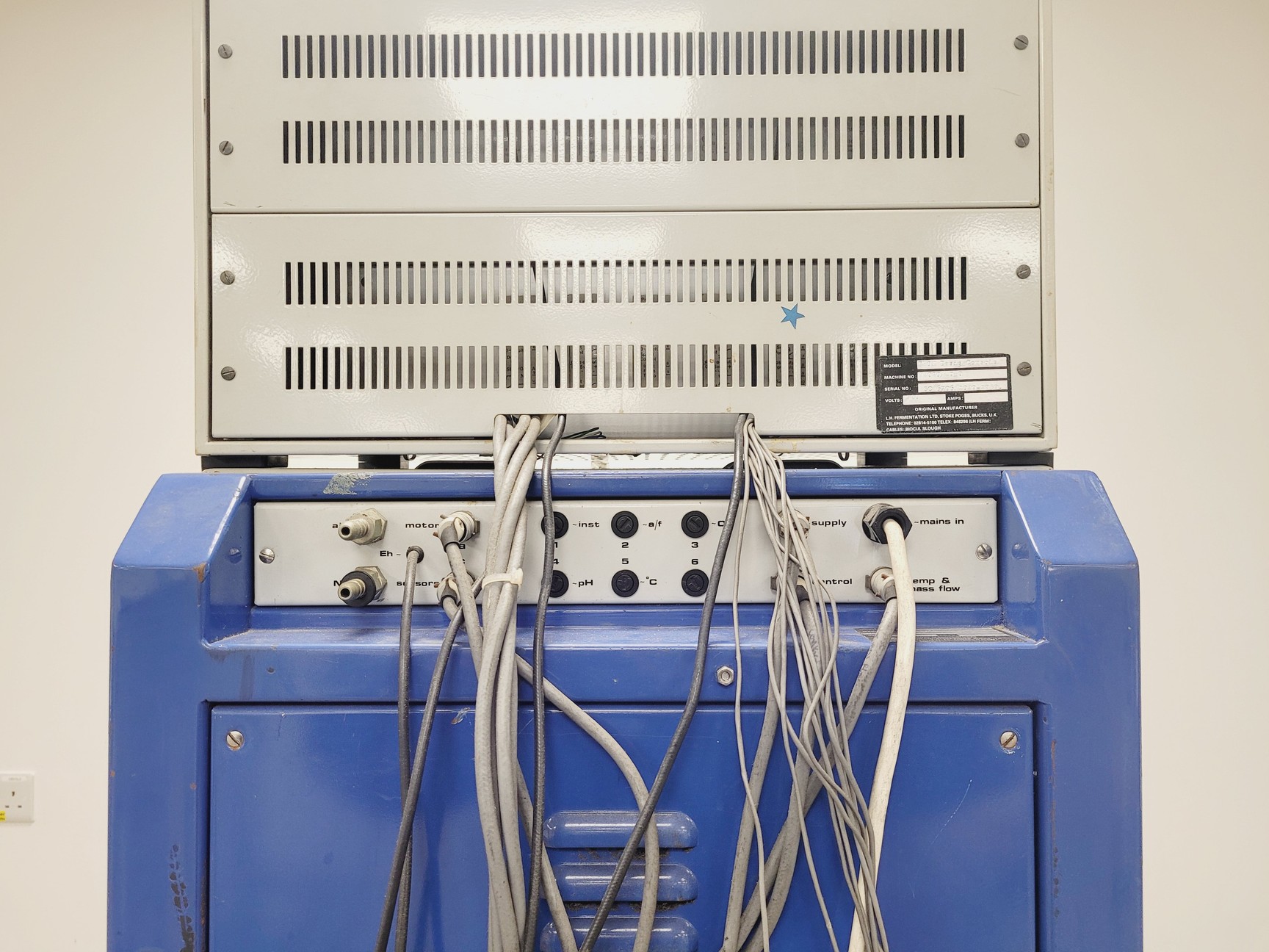 Image of L.H. Fermentation 2000 Series I Fermenter w/ PHOX Basis Console