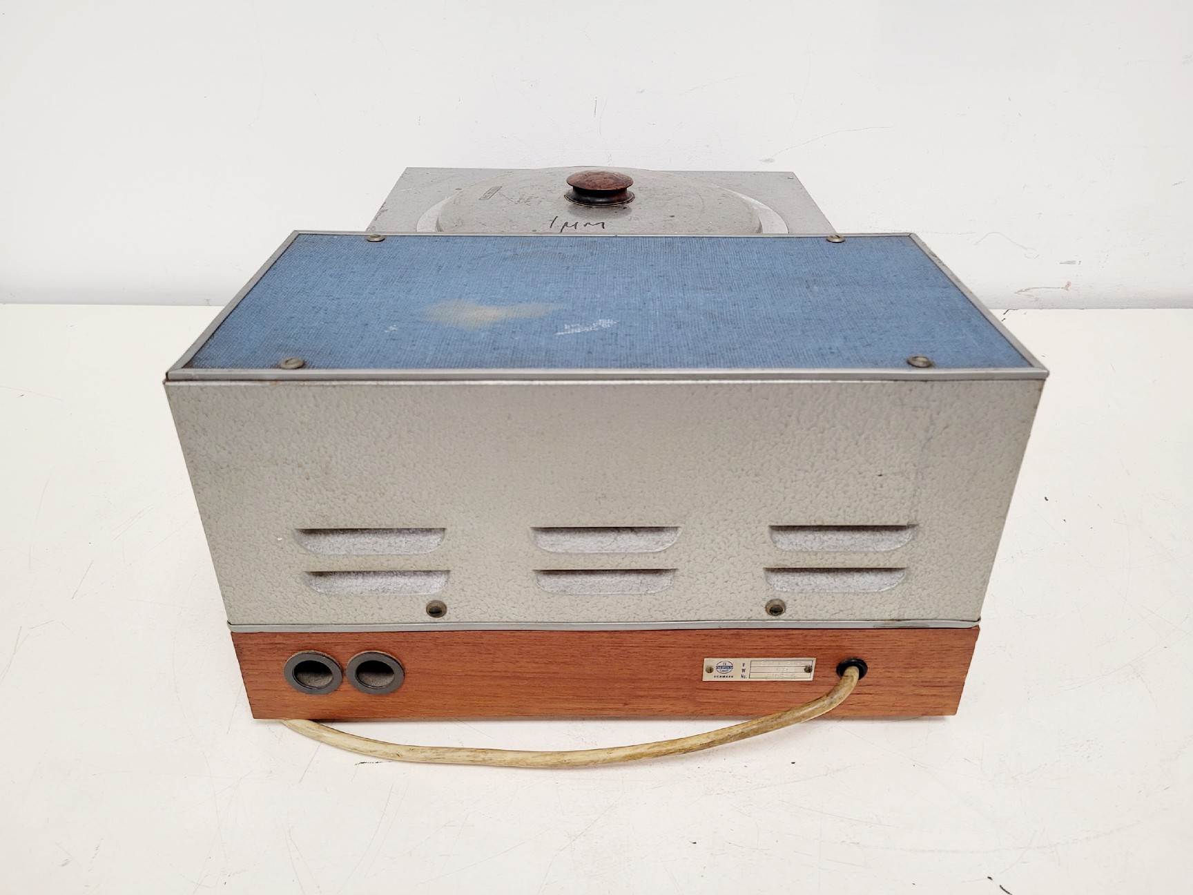 Image of Struers DP 10 Hand Polisher w/ 1x 0PSµm 3x 1µm 1x 6µm 1x 1/4µm 1x 3µm Discs