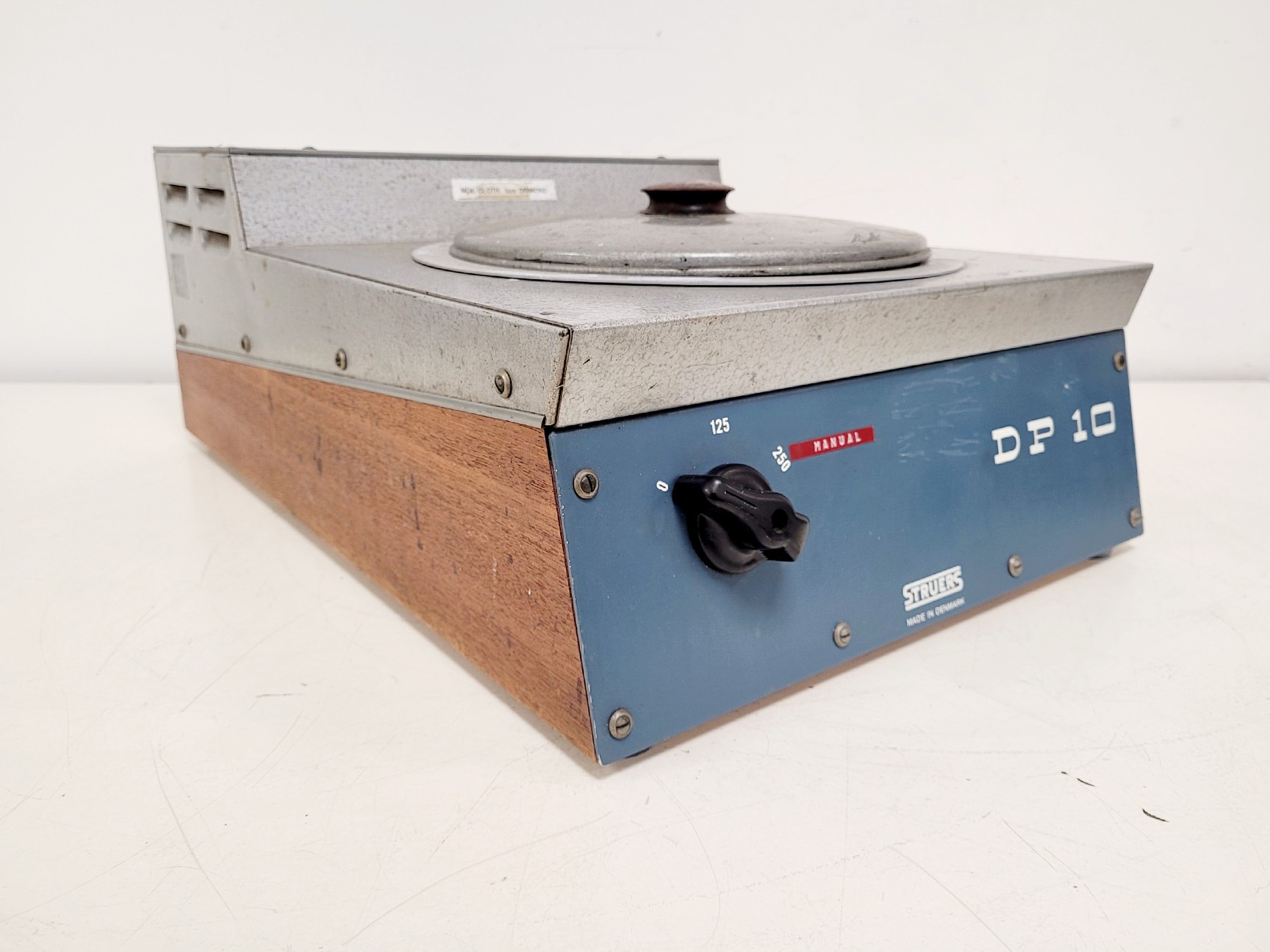 Image of Struers DP 10 Hand Polisher w/ 1x 0PSµm 3x 1µm 1x 6µm 1x 1/4µm 1x 3µm Discs