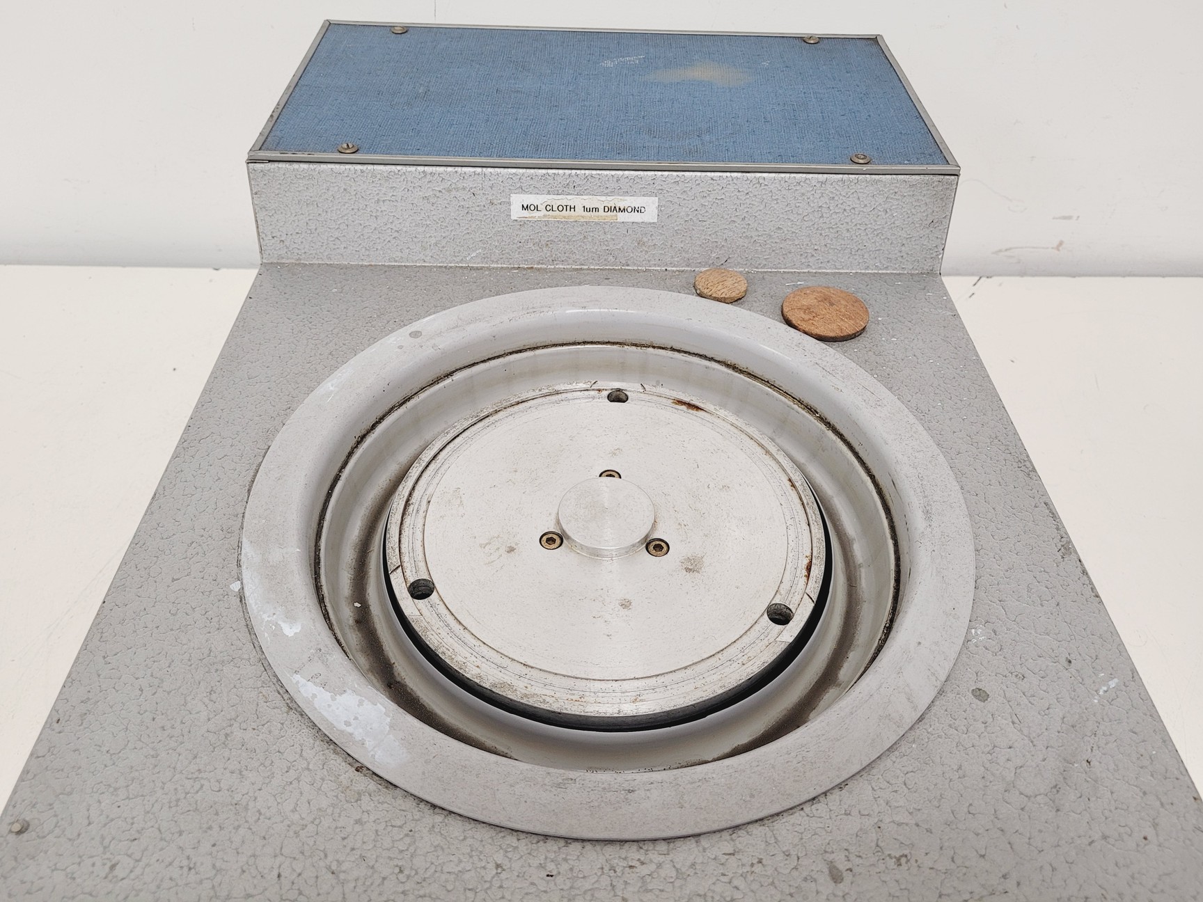 Image of Struers DP 10 Hand Polisher w/ 1x 0PSµm 3x 1µm 1x 6µm 1x 1/4µm 1x 3µm Discs