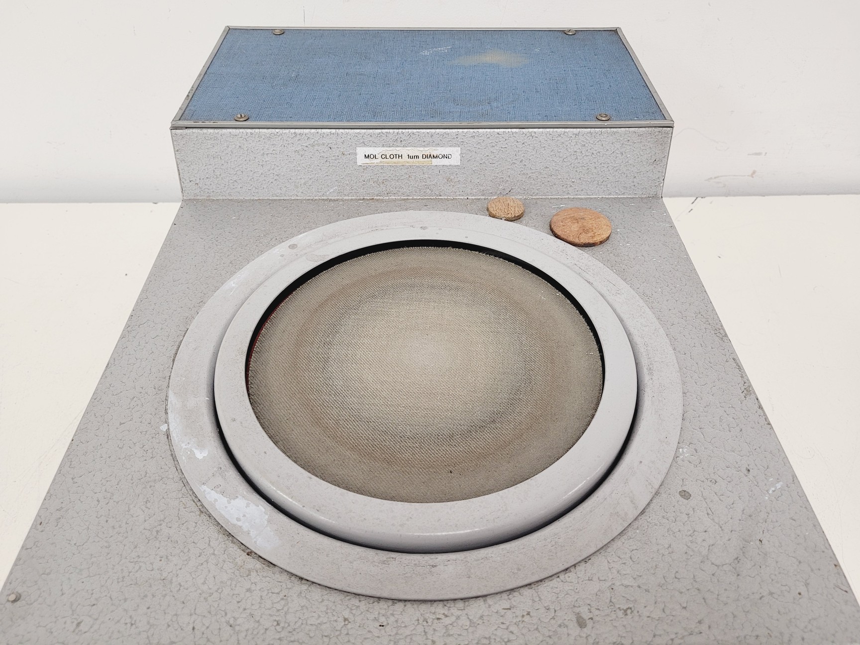 Image of Struers DP 10 Hand Polisher w/ 1x 0PSµm 3x 1µm 1x 6µm 1x 1/4µm 1x 3µm Discs