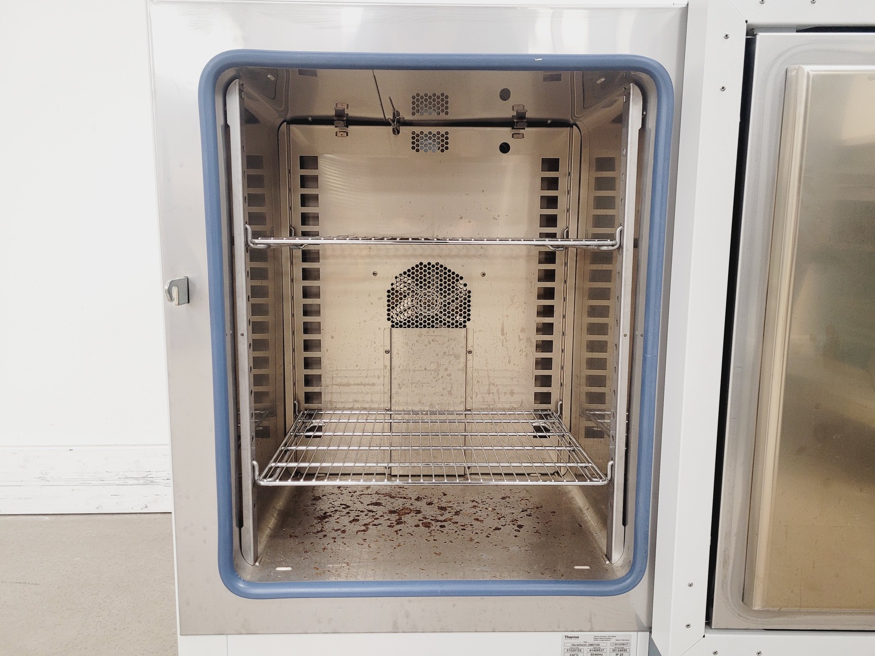 Image of Thermo Scientific Heratherm OMH100 Oven