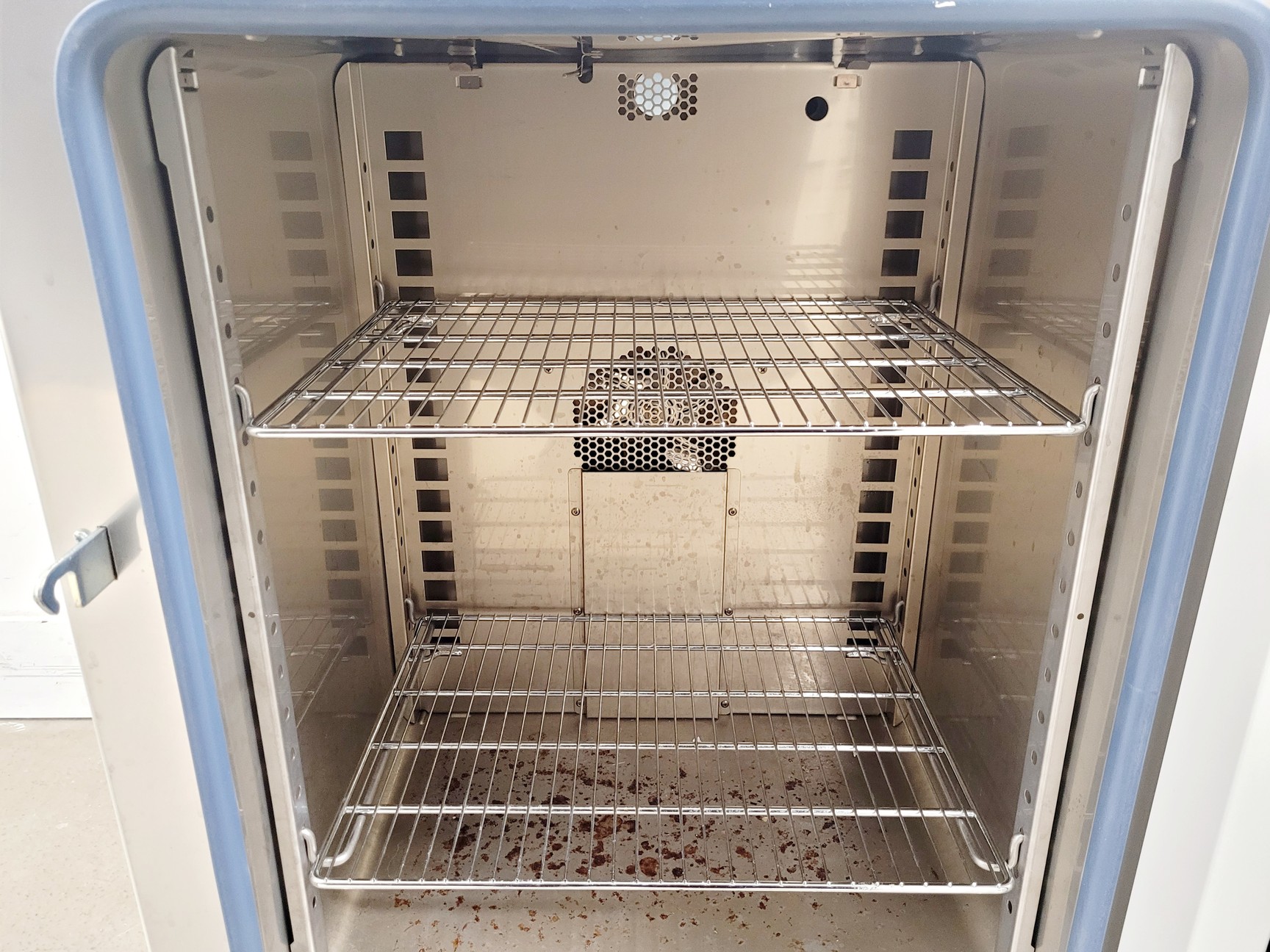 Image of Thermo Scientific Heratherm OMH100 Oven