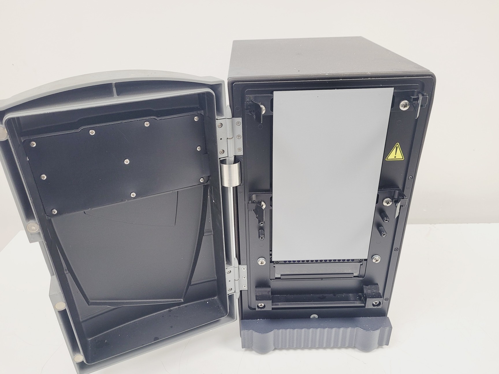 Image of Visible Genetics Long-Read Tower DNA Sequencer