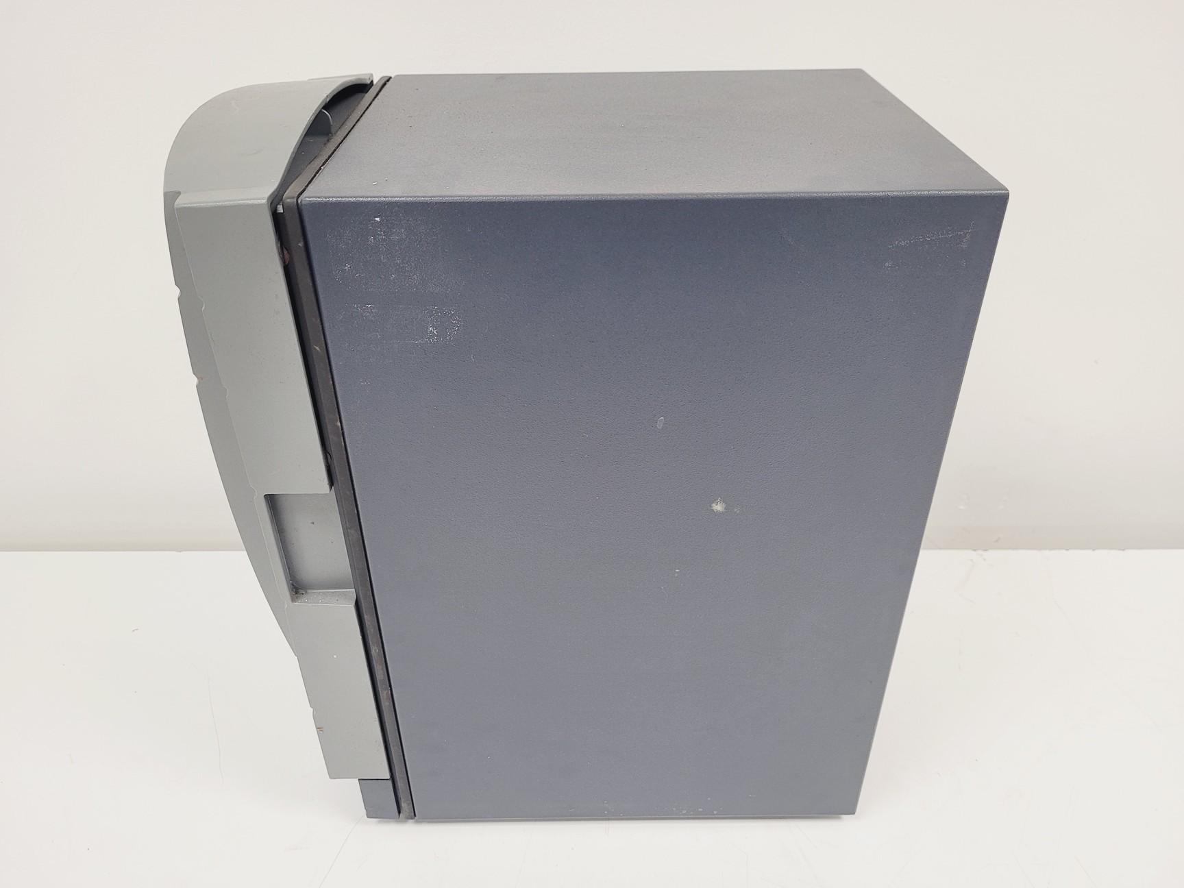 Image of Visible Genetics Long-Read Tower DNA Sequencer