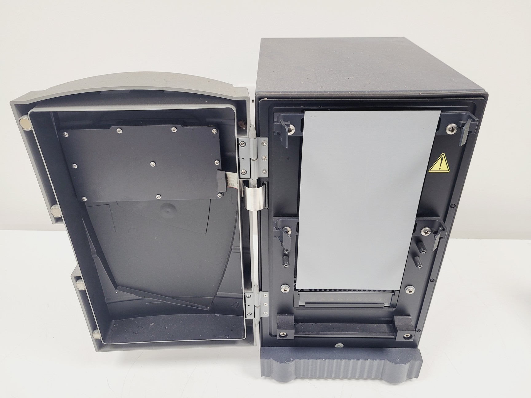 Image of Visible Genetics Long-Read Tower DNA Sequencer