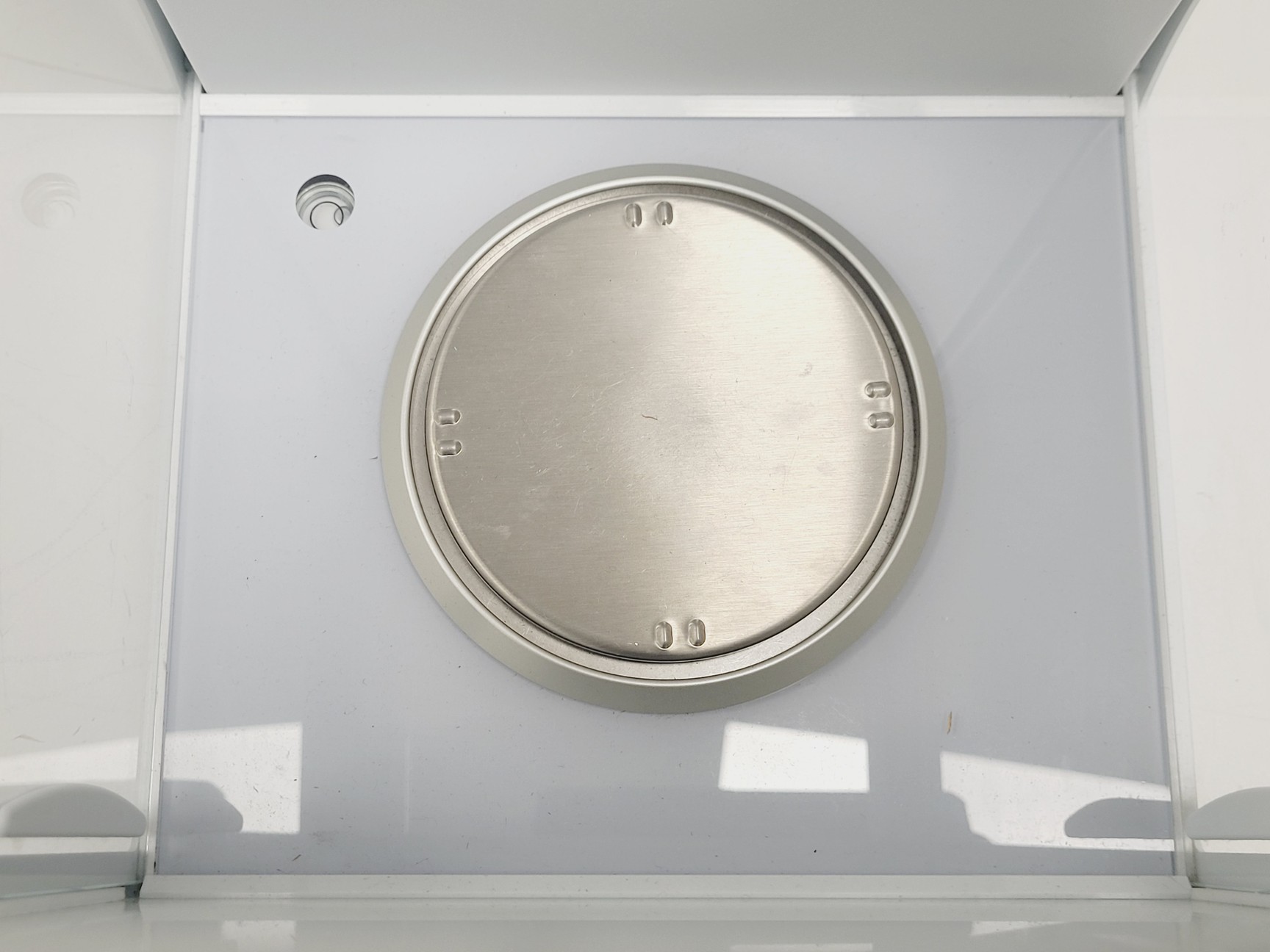 Image of Ohaus Discovery DV215CD Analytical Balance