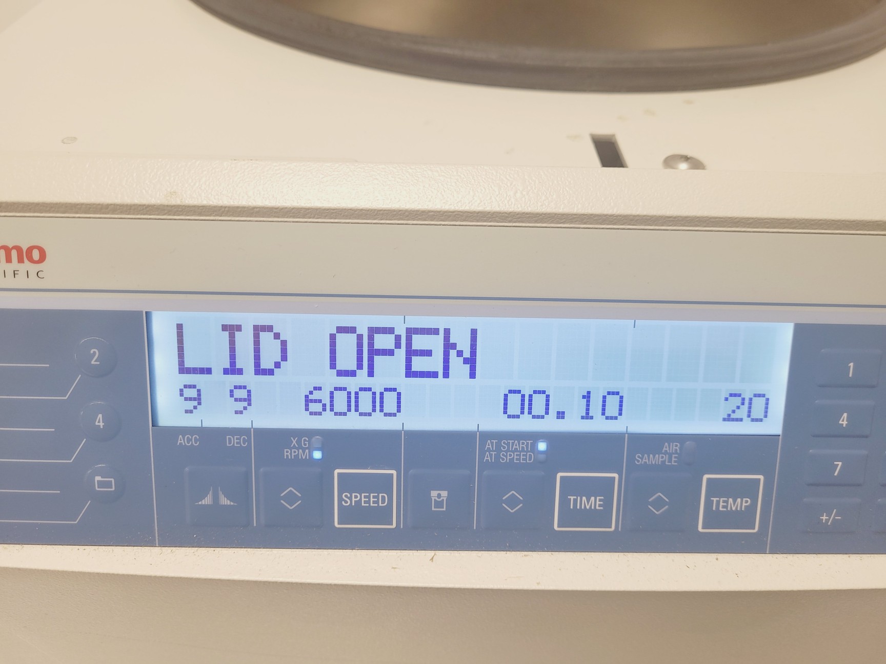 Image of Thermo Fisher Scientific Heraeus X1R Multifuge