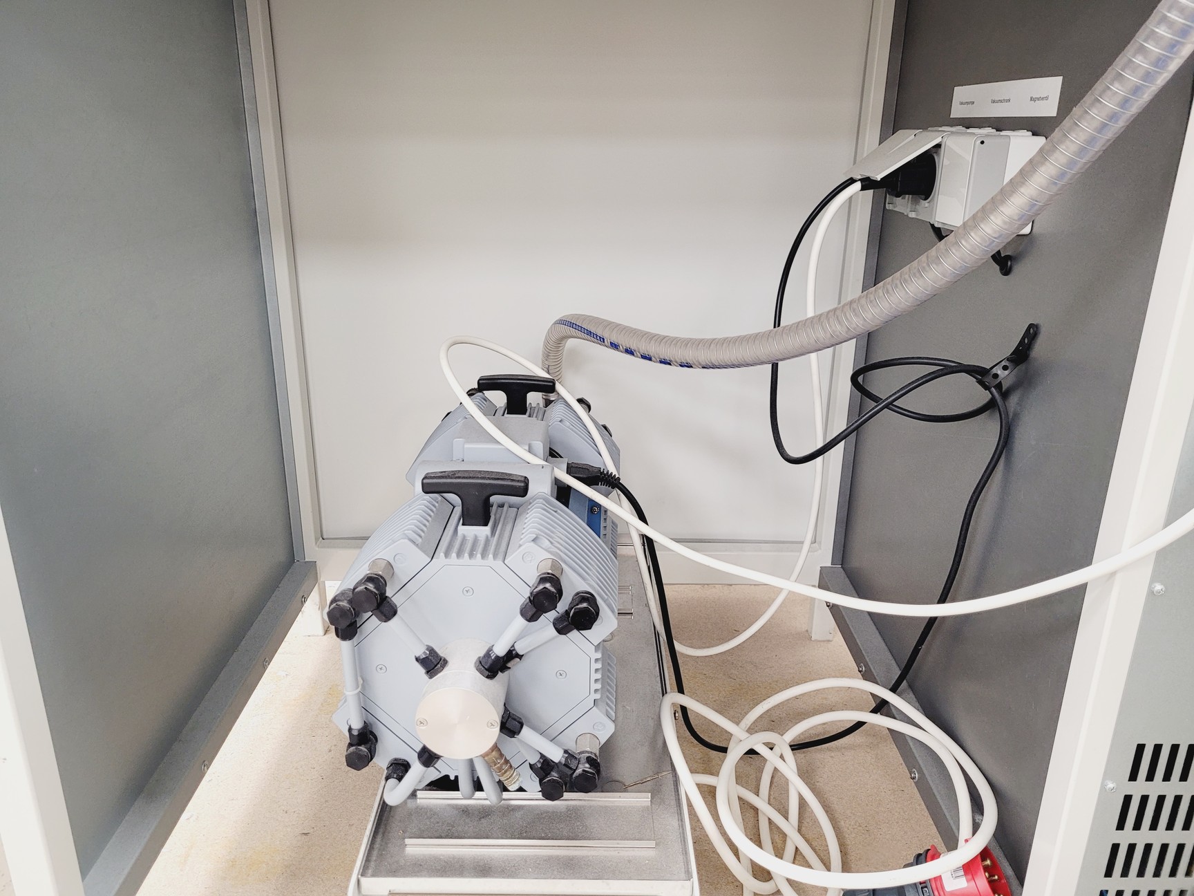 Image of Thermo Scientific Vacutherm VT 6130 P Vacuum Oven & MD 12H Vacuum