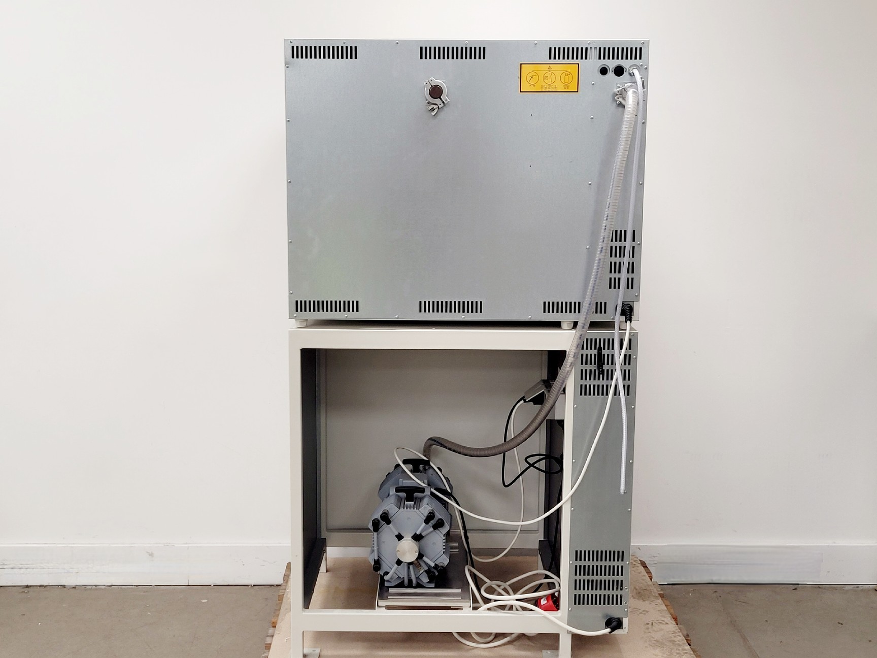 Image of Thermo Scientific Vacutherm VT 6130 P Vacuum Oven & MD 12H Vacuum