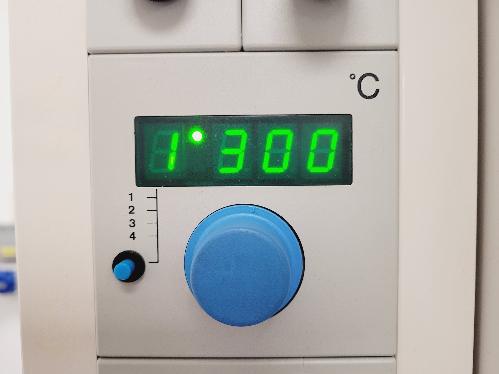 Image of Thermo Scientific Vacutherm VT 6130 P Vacuum Oven & MD 12H Vacuum