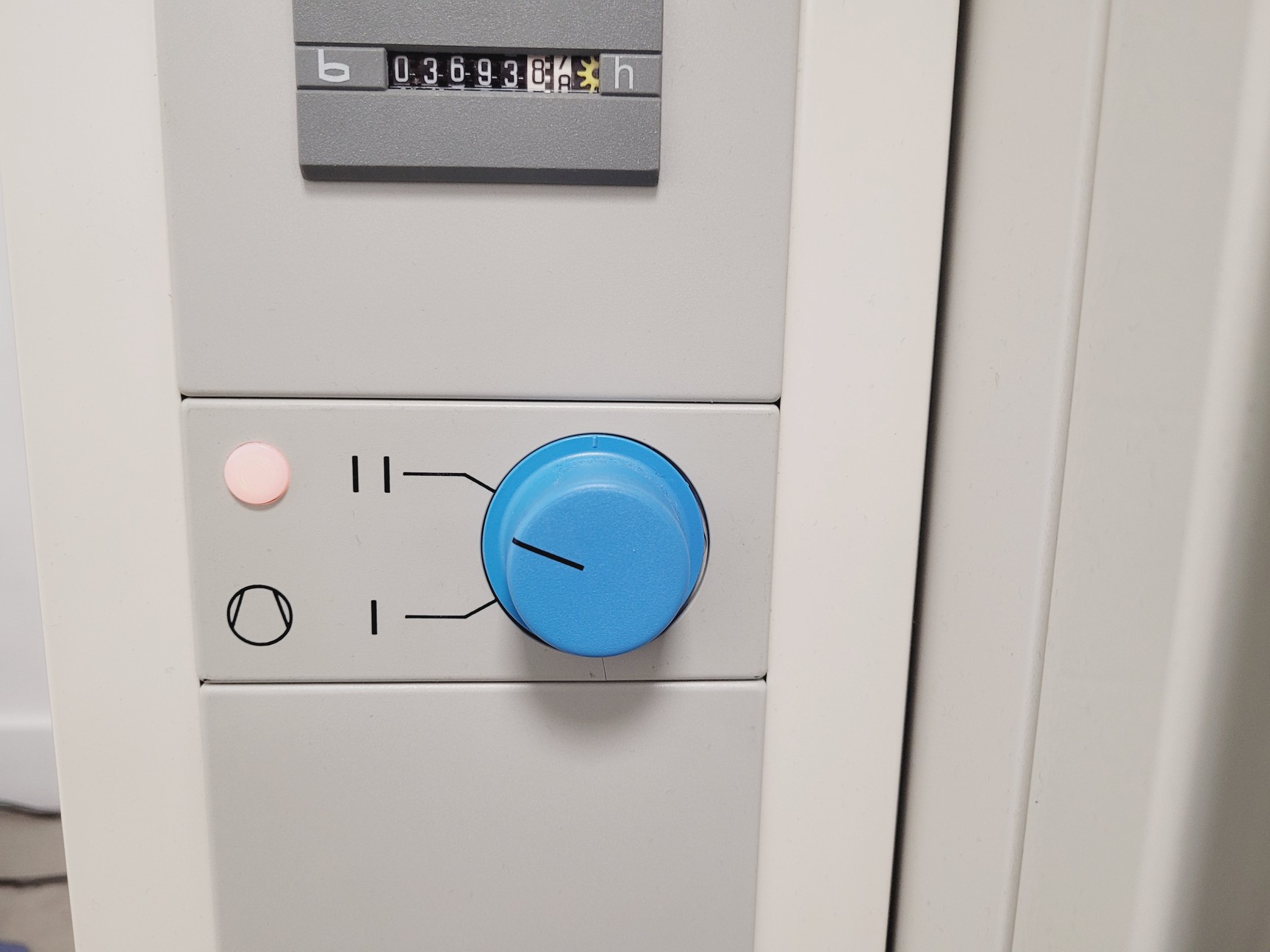 Image of Thermo Scientific Vacutherm VT 6130 P Vacuum Oven & MD 12H Vacuum