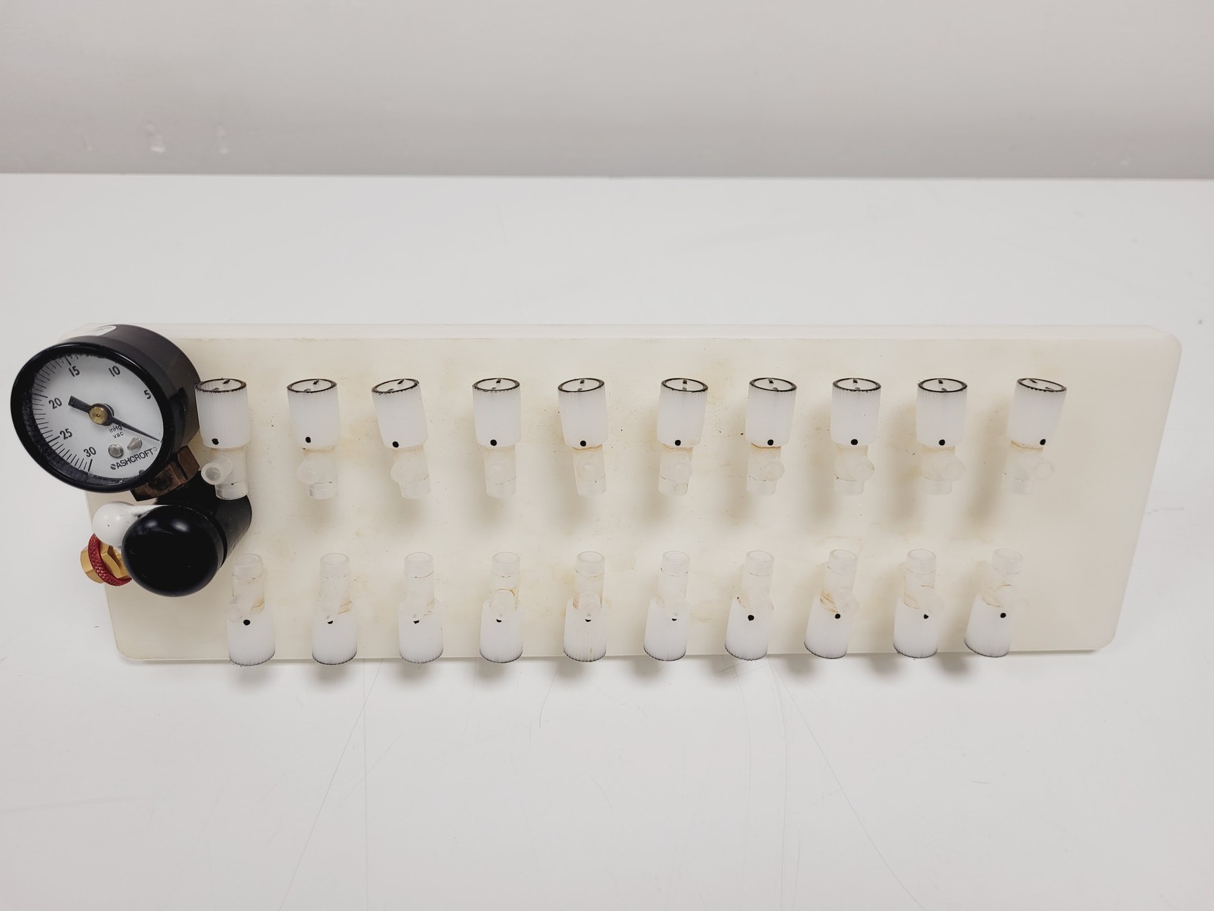 Image of Varian 20-position Vacuum Manifold
