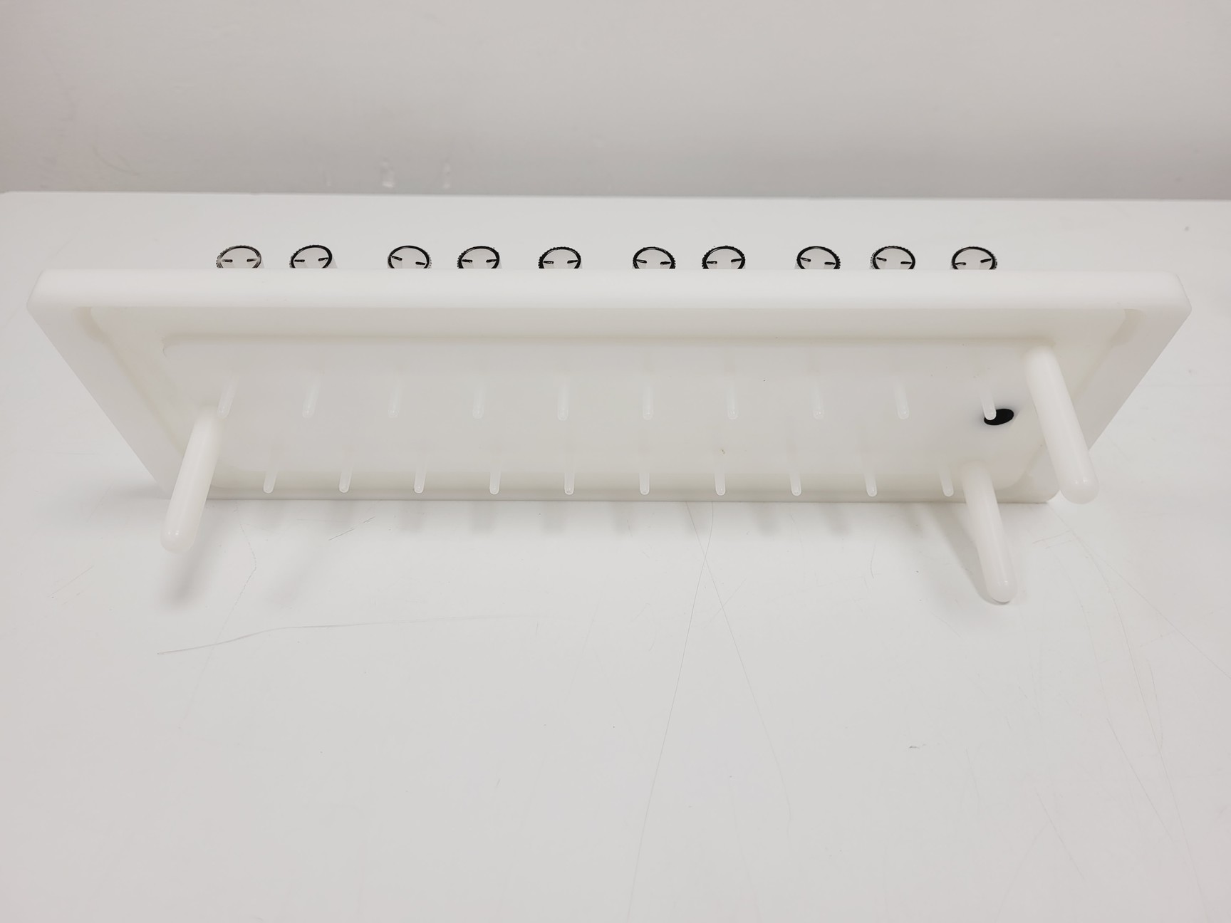 Image of Varian 20-position Vacuum Manifold